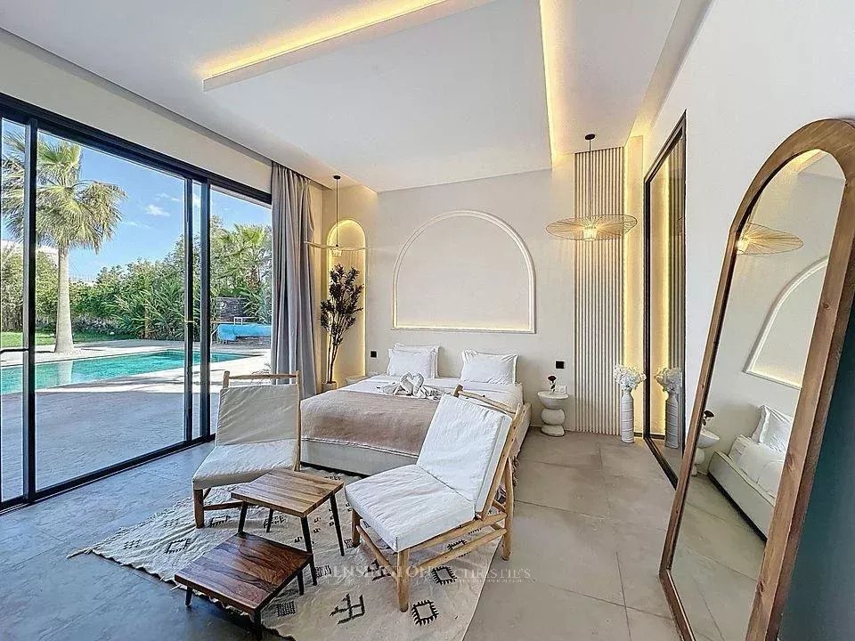4 Bedroom Villa/Townhouse's Image 10