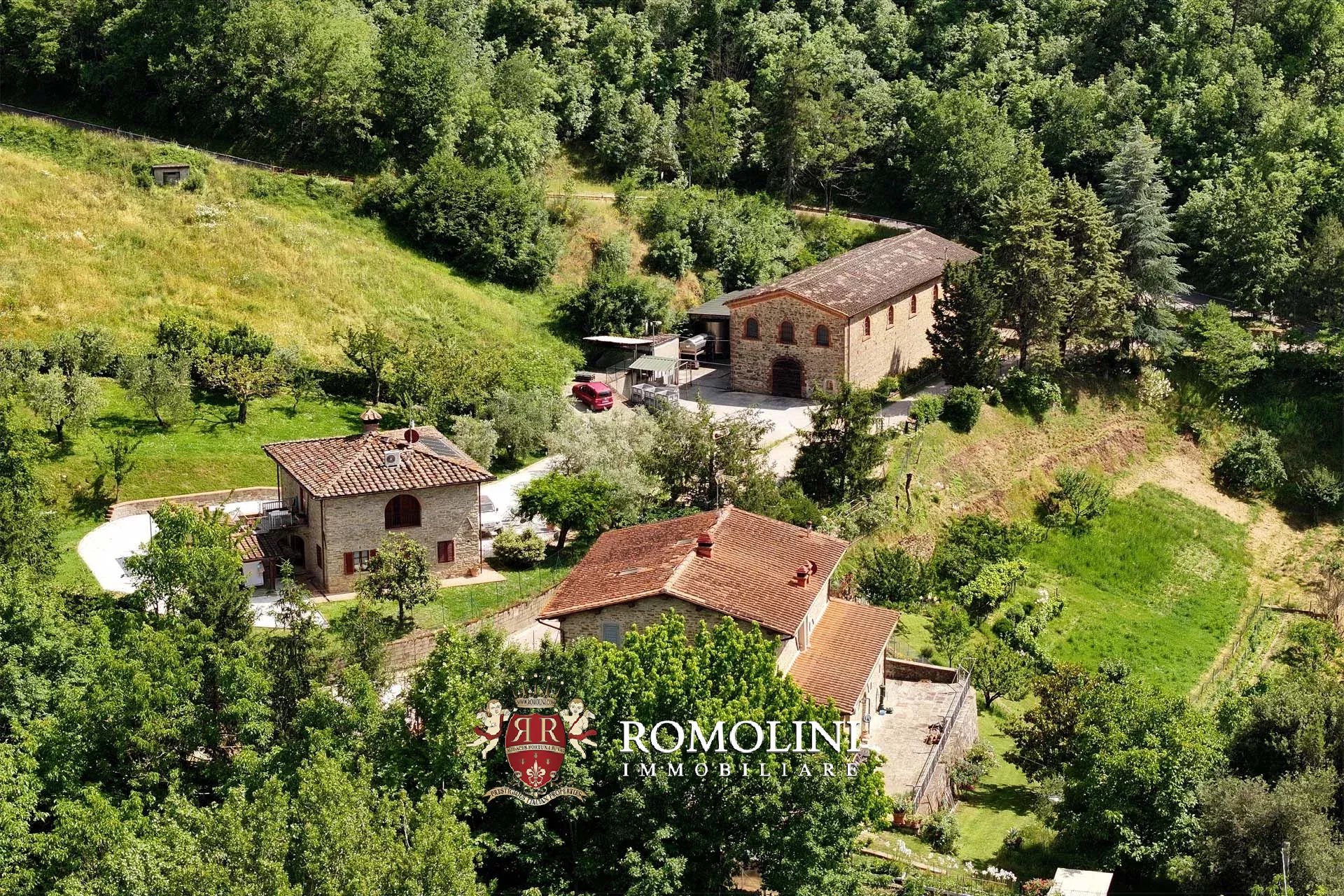 34 Bedroom Vineyard's Image 102