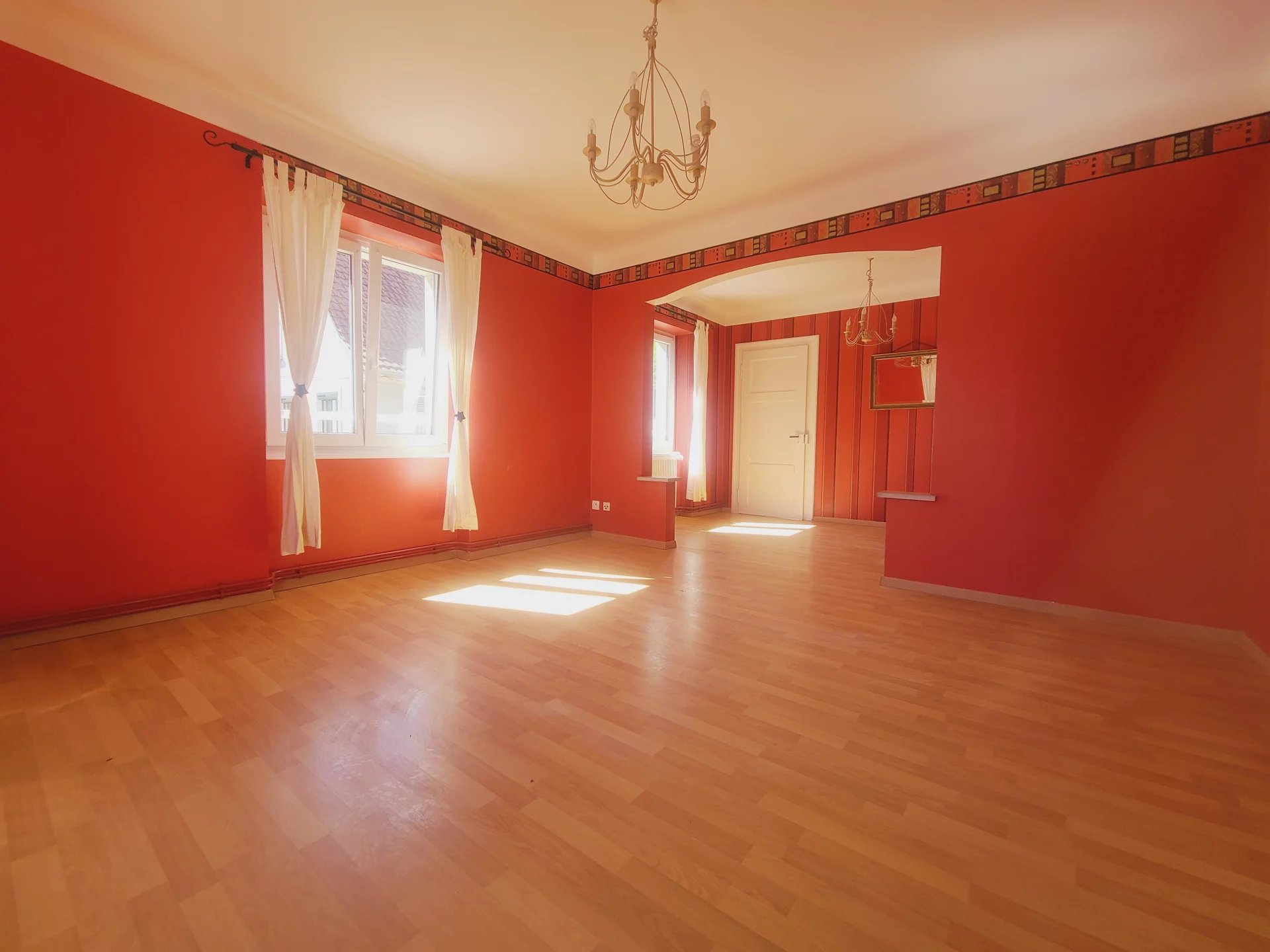 lumineux, vue dégagée, jardin à aménager et potentiel 3 chambres – un appartement à repenser selon vos envies