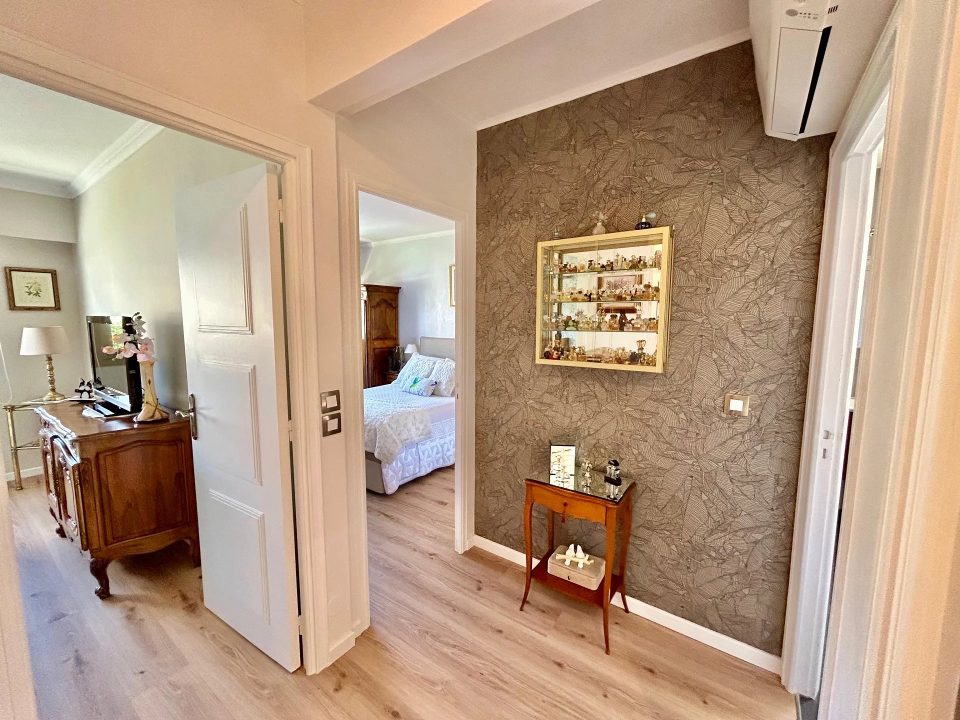 Montrose – Top floor with terrace, bright 4-room apartment with double garage