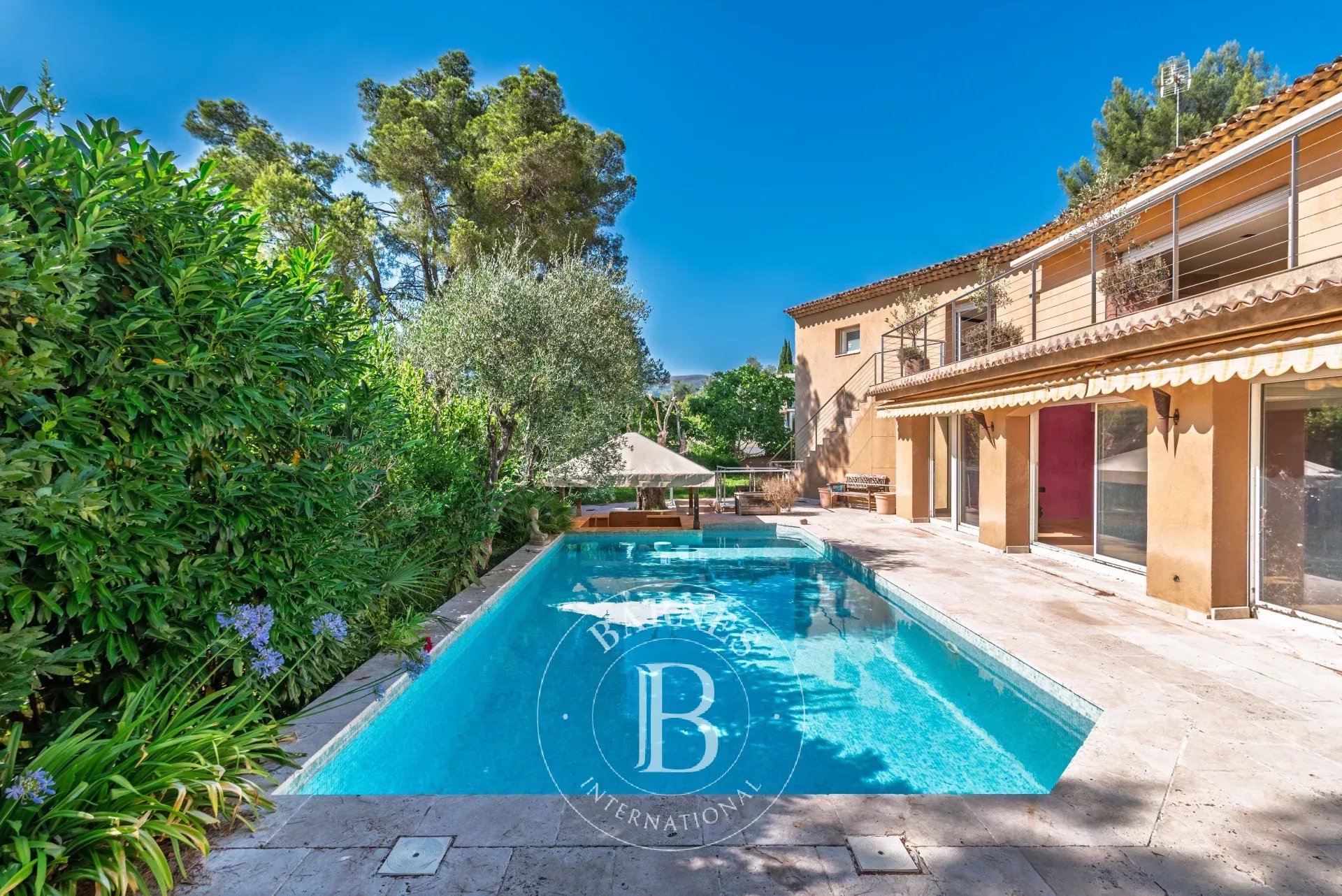 Villa Roquefort-les-Pins - picture 20