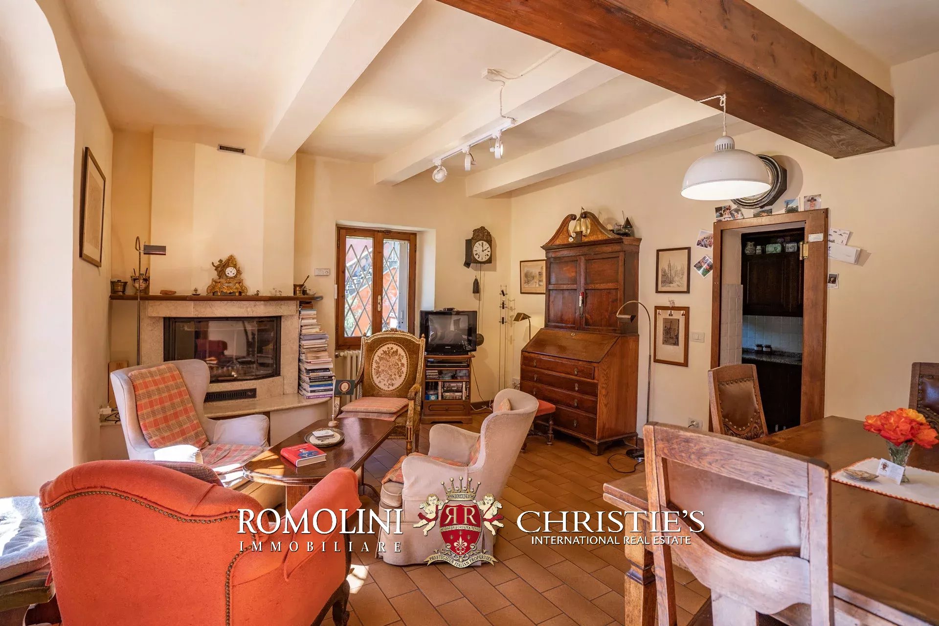 8 Bedroom Villa/Townhouse's Image 76