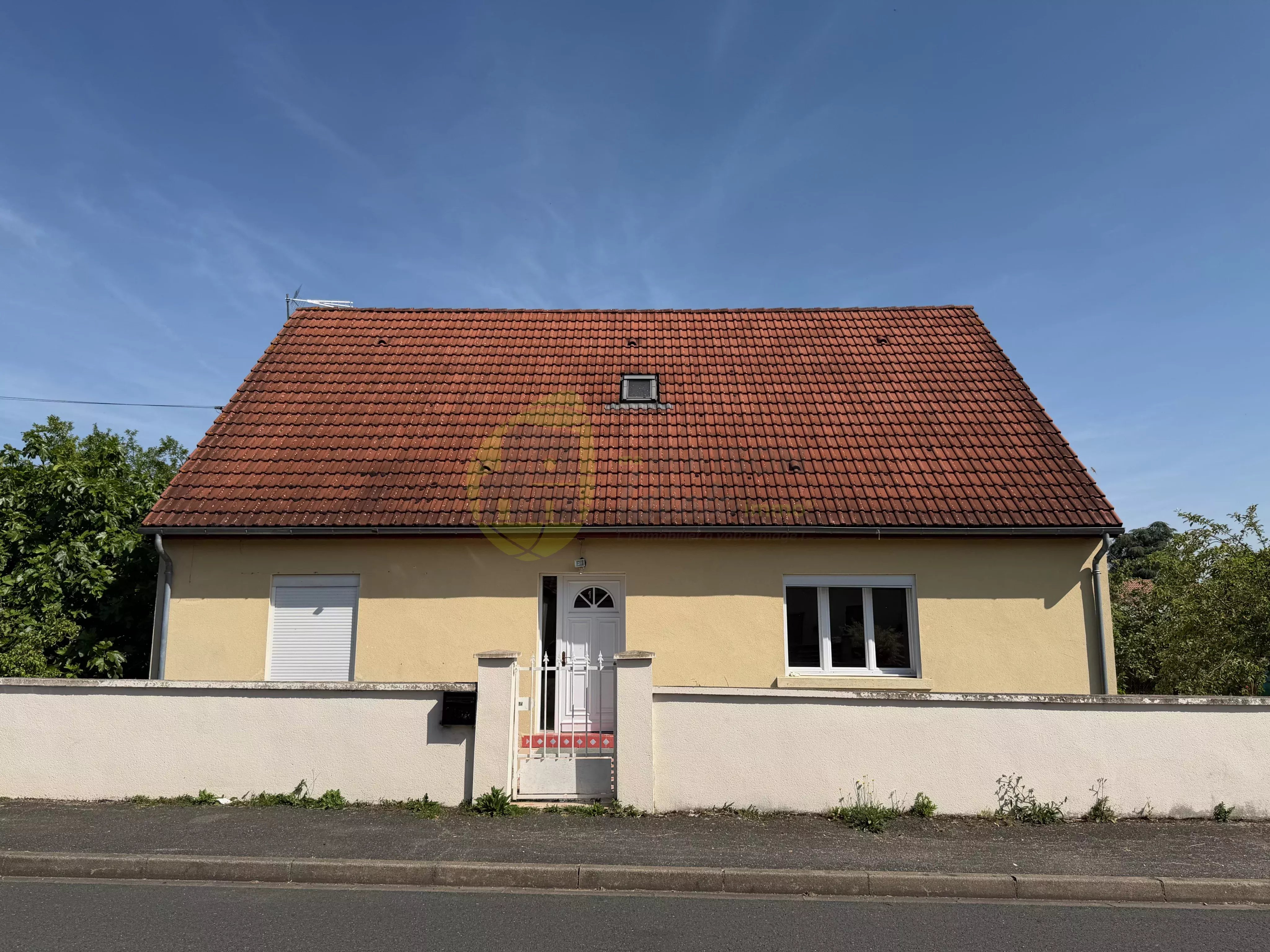 MAISON FAMILLIALE - PAVILLON - RECENT - JARDIN - SALLE DE BAIN - CUISINE - CELLIER - 4 CHAMBRES - POINCONNET - CHATEAUROUX - ARBRES FRUITIERS - PROXIMITE - SITUATION IDEALE - ENVIRONNEMENT PRISÉ