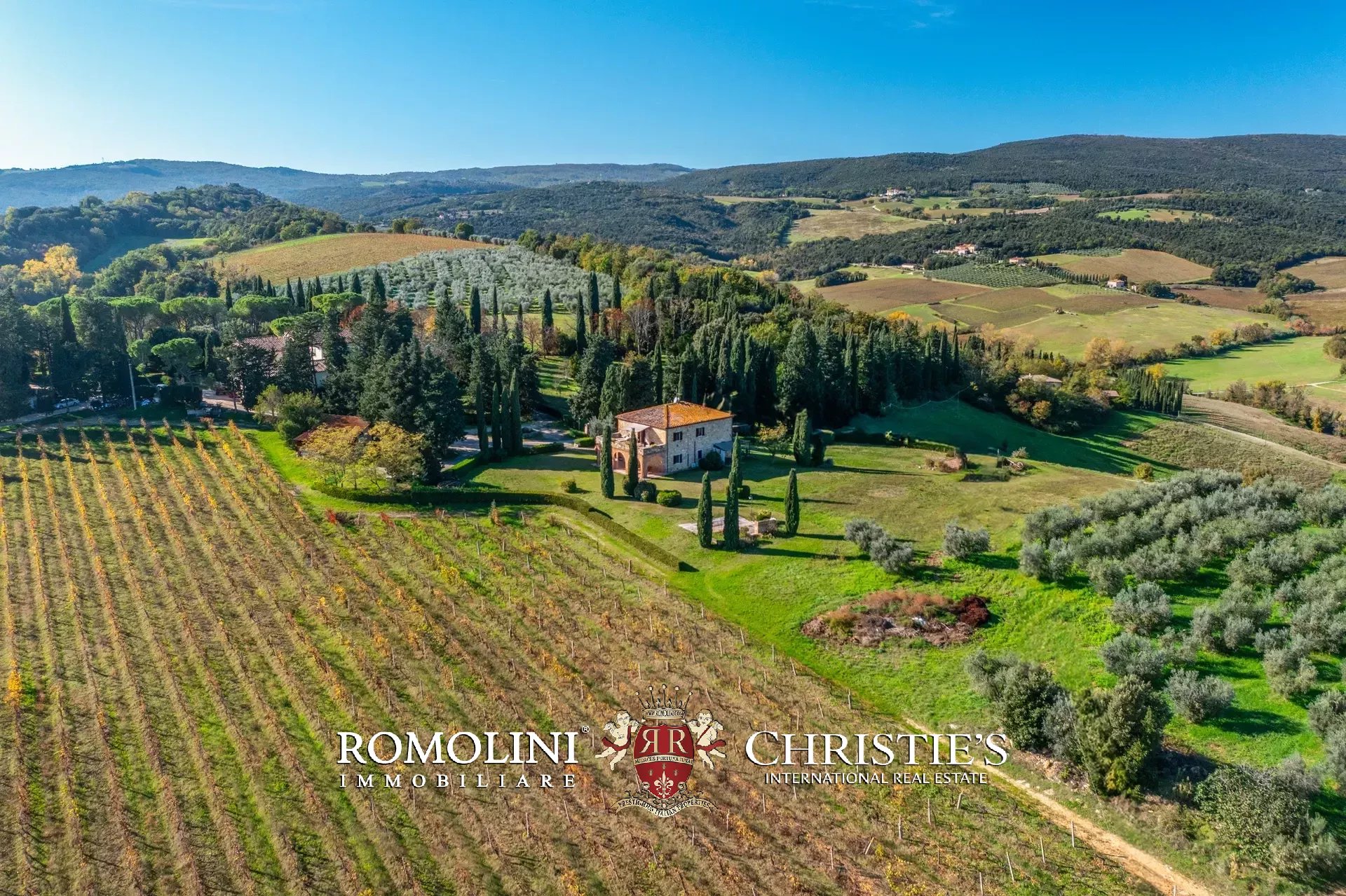 35 Bedroom Vineyard's Image 20