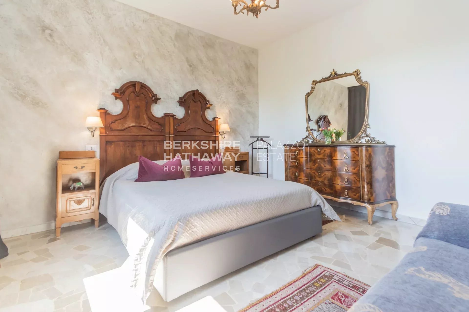 Villa bifamiliare con giardino a Biandronno, a pochi passi dal Lago di Varese