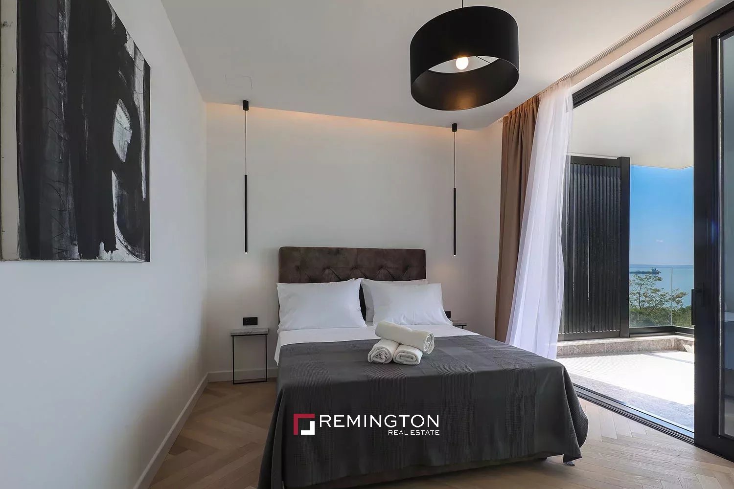 4 Bedroom Villa/Townhouse's Image 6