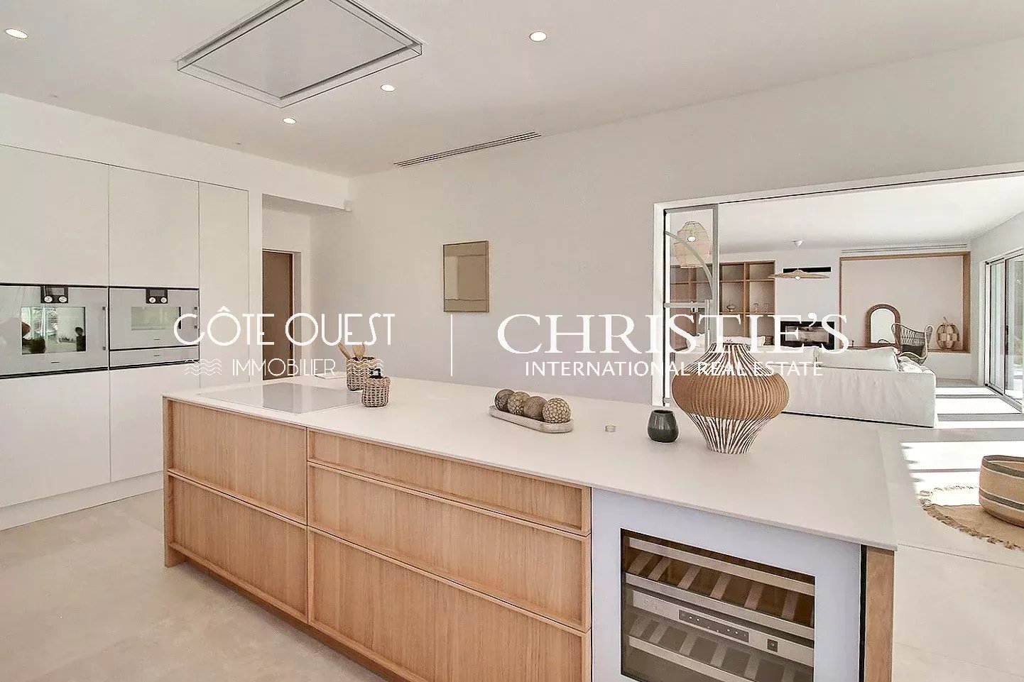 5 Bedroom Villa/Townhouse's Image 4