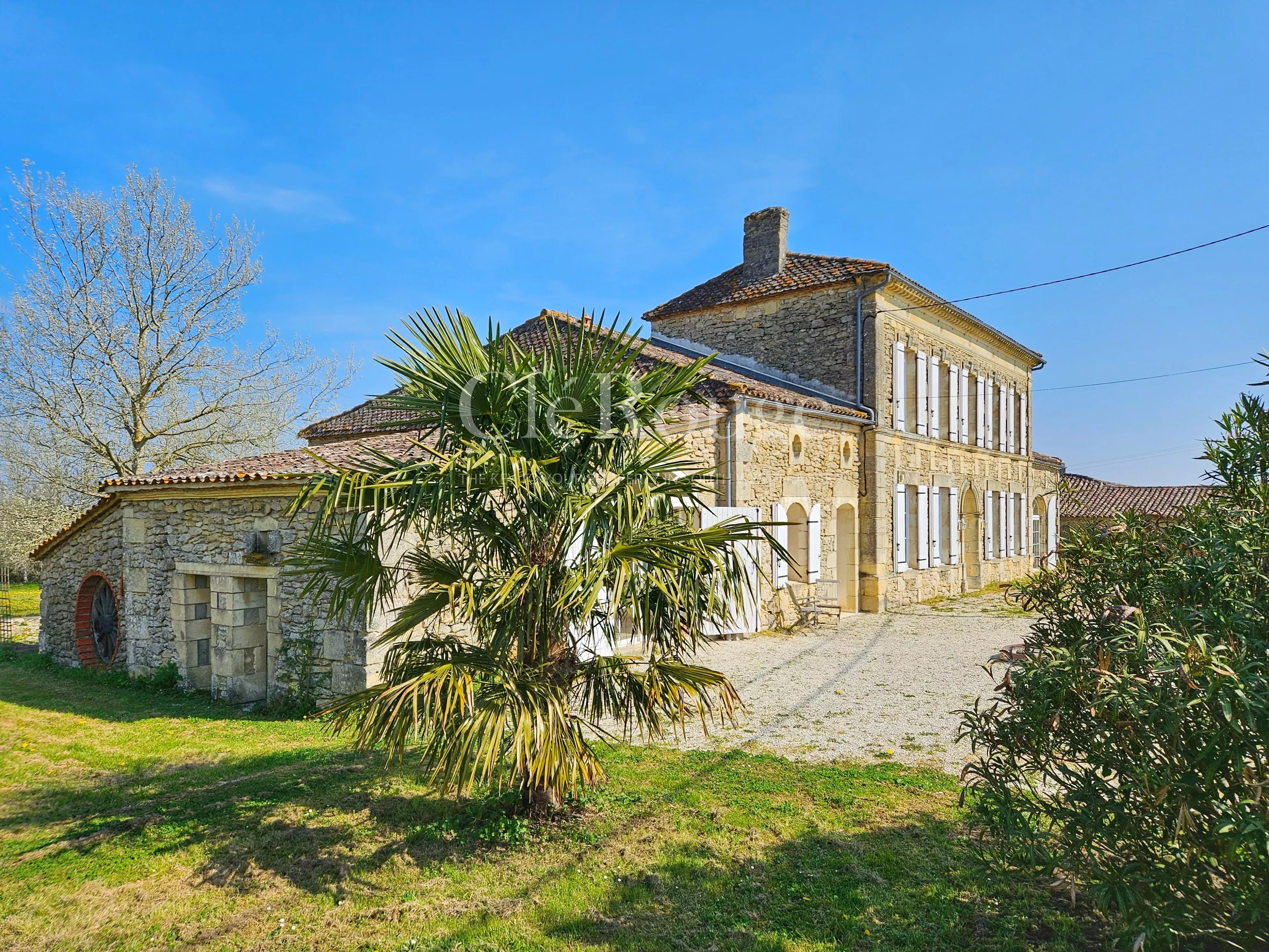 House in Sauveterre-de-Guyenne - view 1