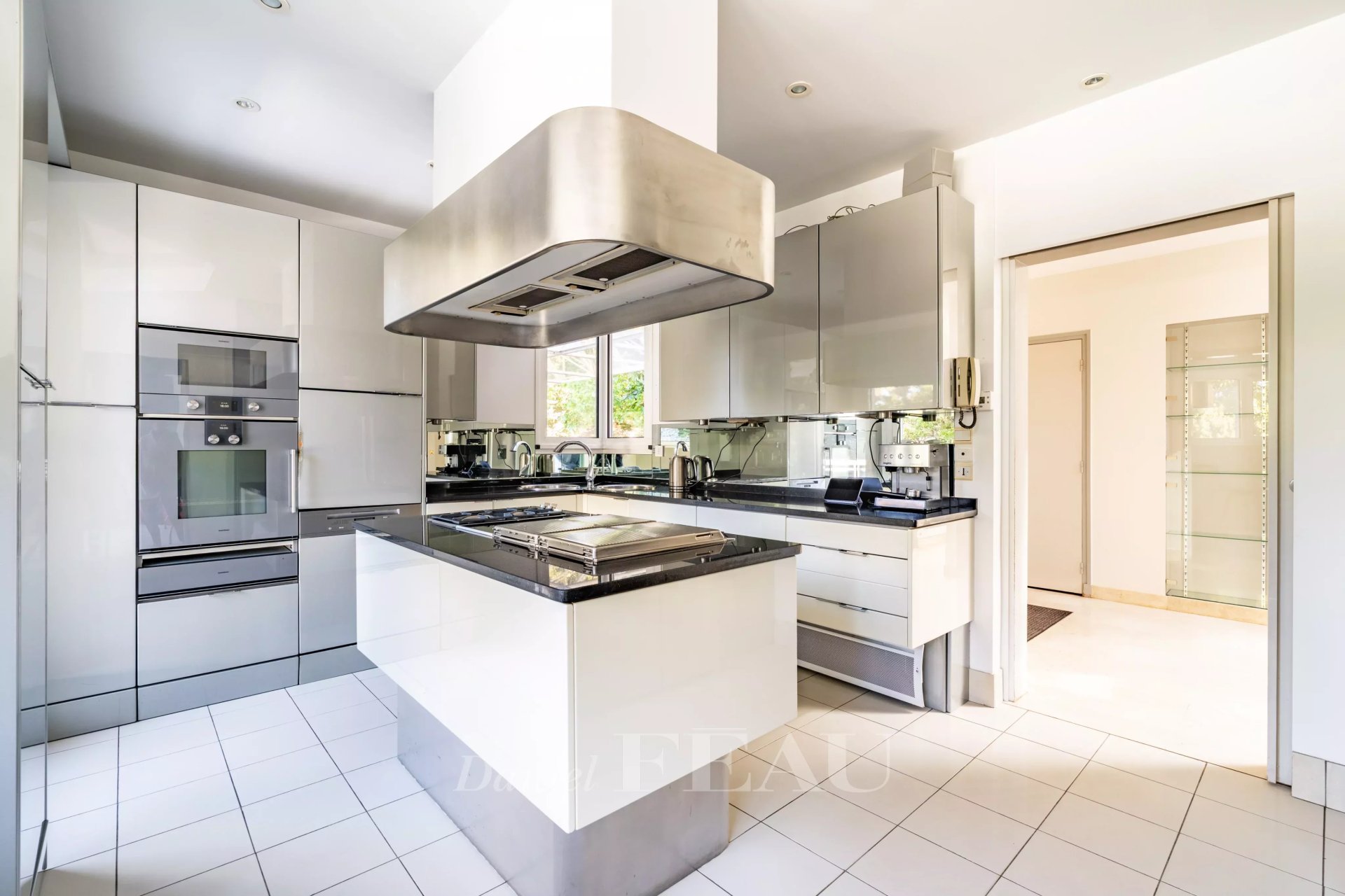 6 Bedroom Villa/Townhouse's Image 11