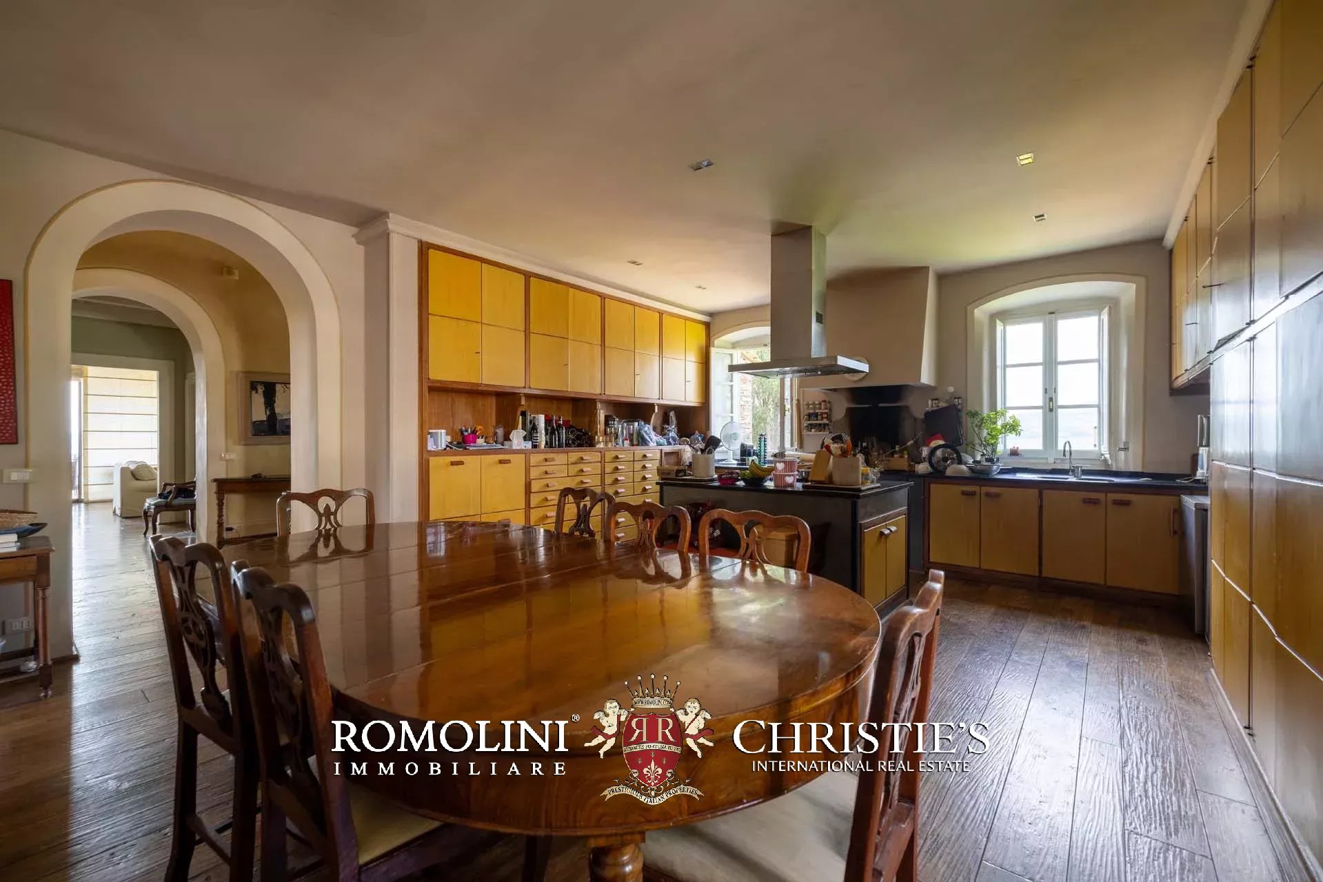 7 Bedroom Villa/Townhouse's Image 22
