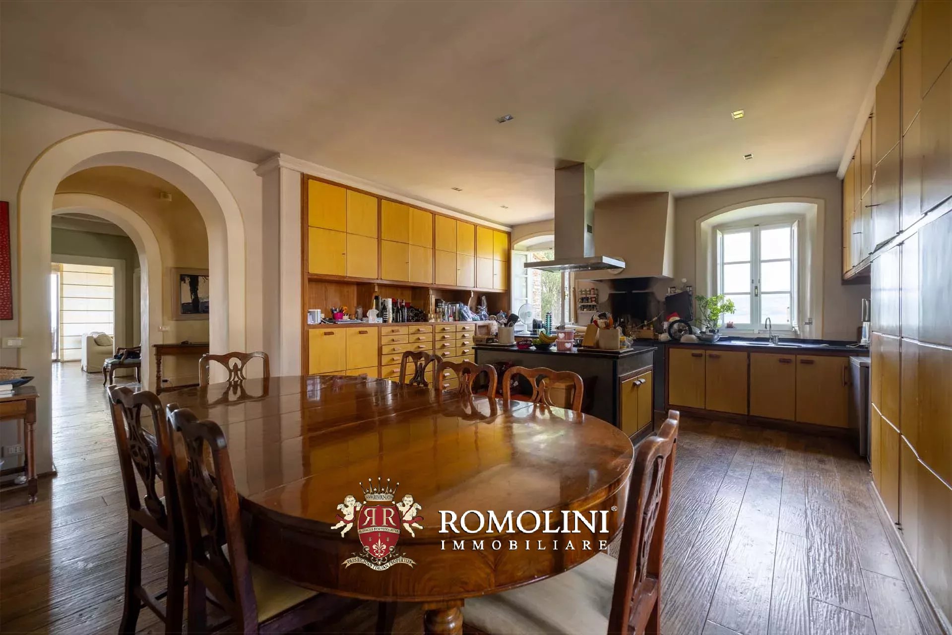 7 Bedroom Villa/Townhouse's Image 22