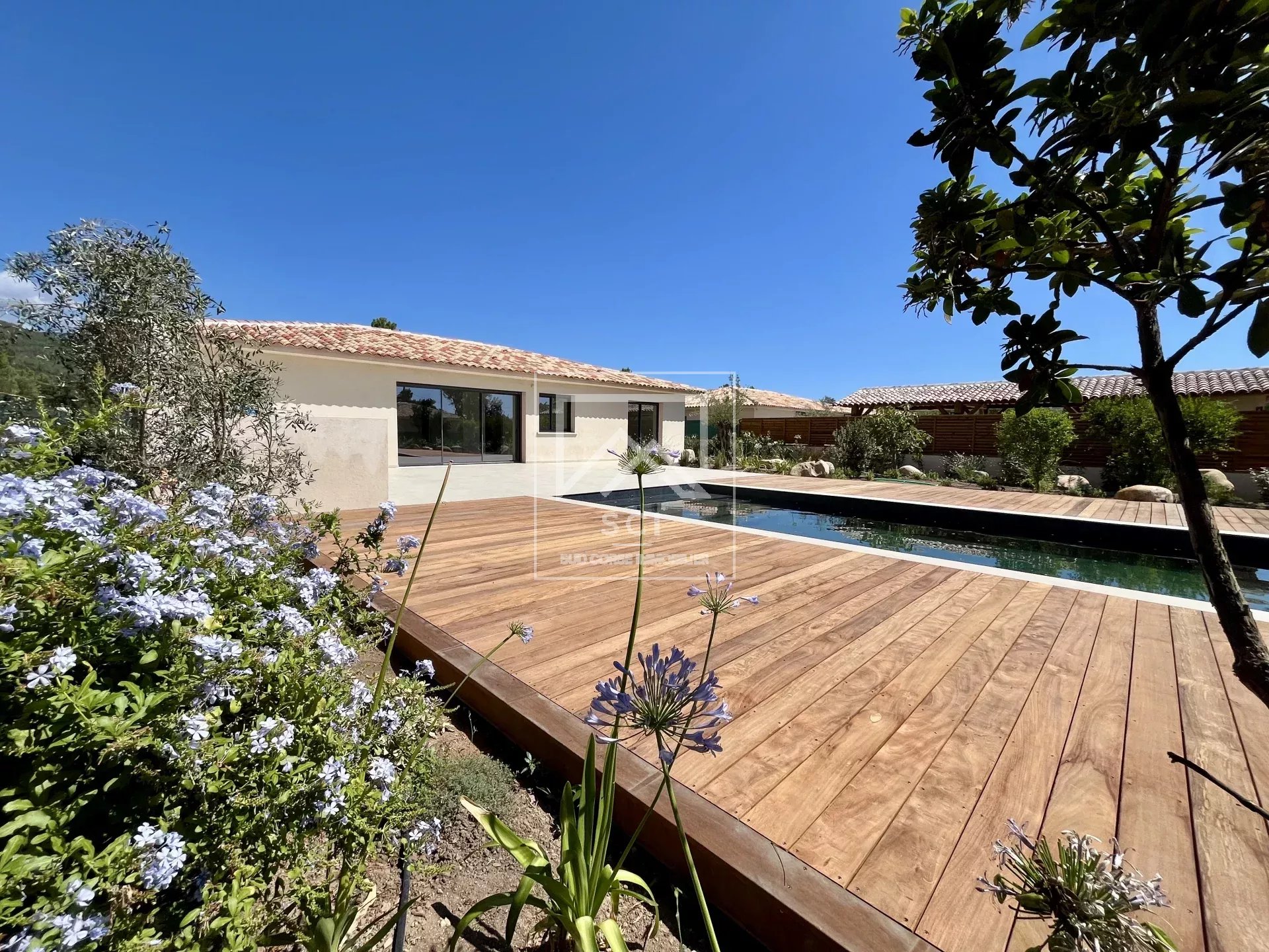 Villa 5 chambres, piscine, à proximité des plages