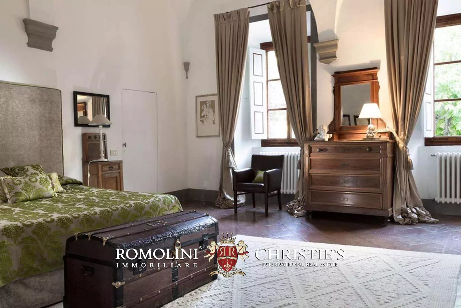 LUXURY HISTORICAL VILLA FOR SALE IN RADDA IN CHIANTI, TUSCANY