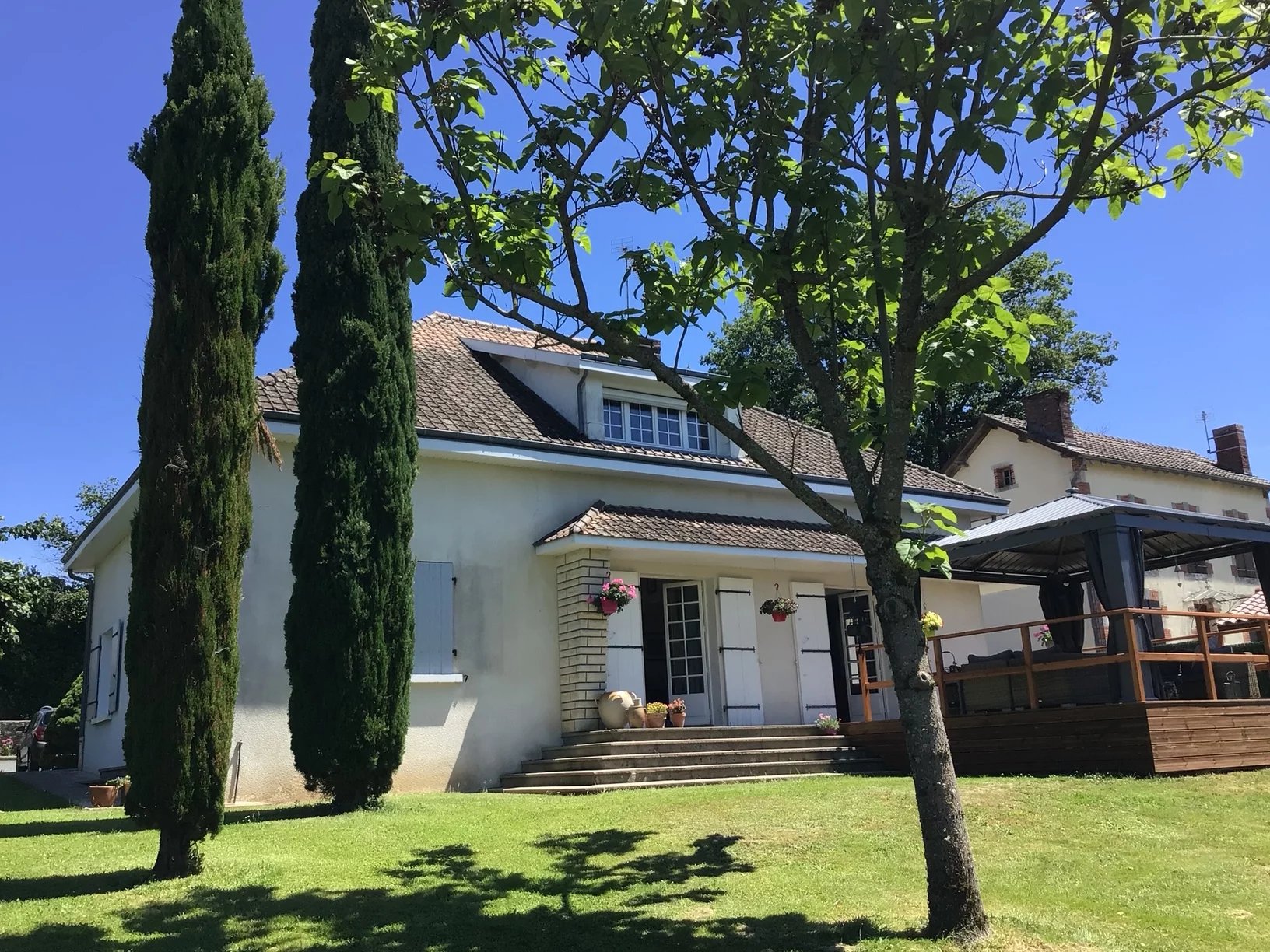 Maison contemporaine impeccable à deux pas du centre-ville
