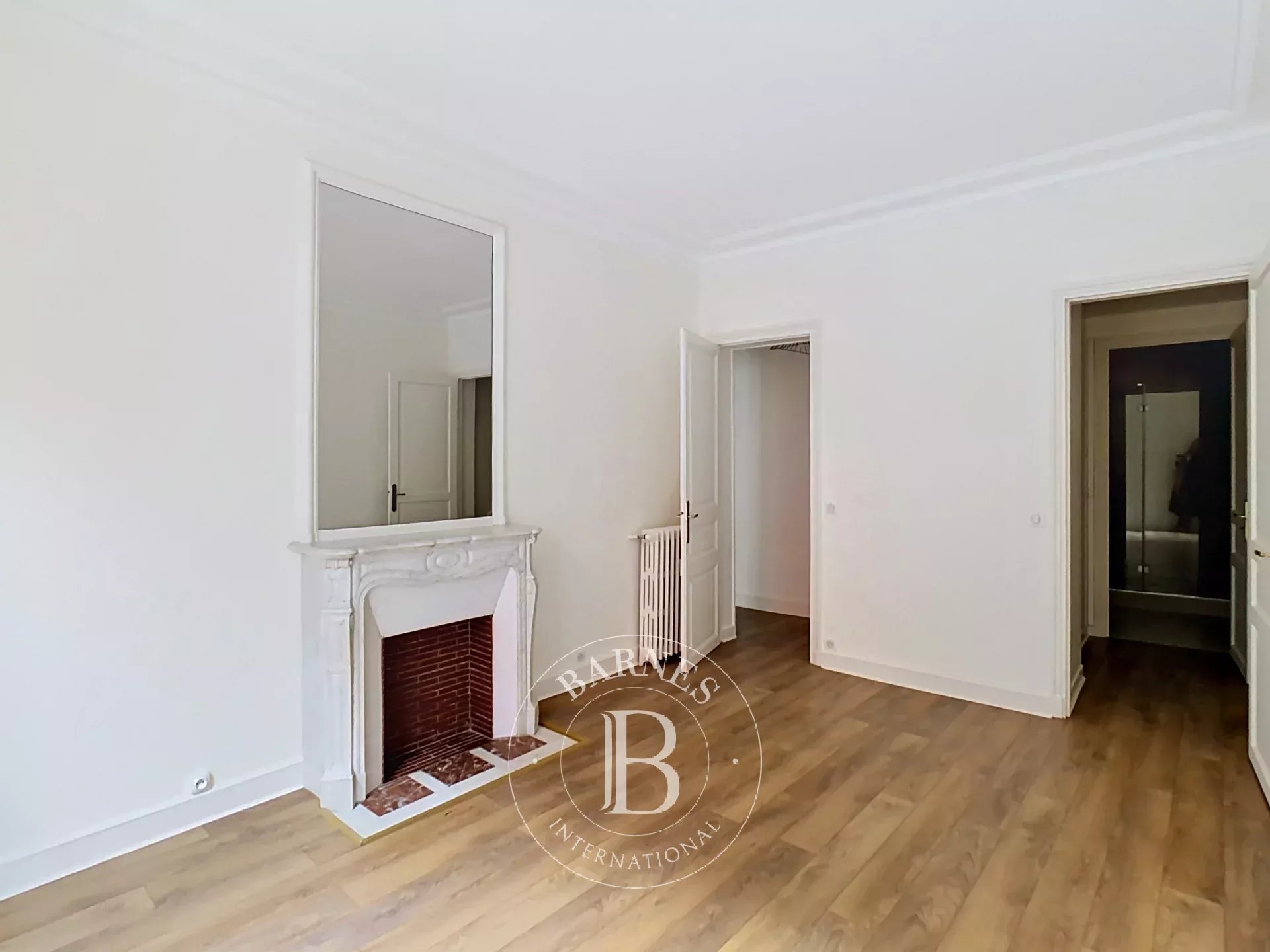 Paris  - Apartment 3 Bedrooms - picture 8