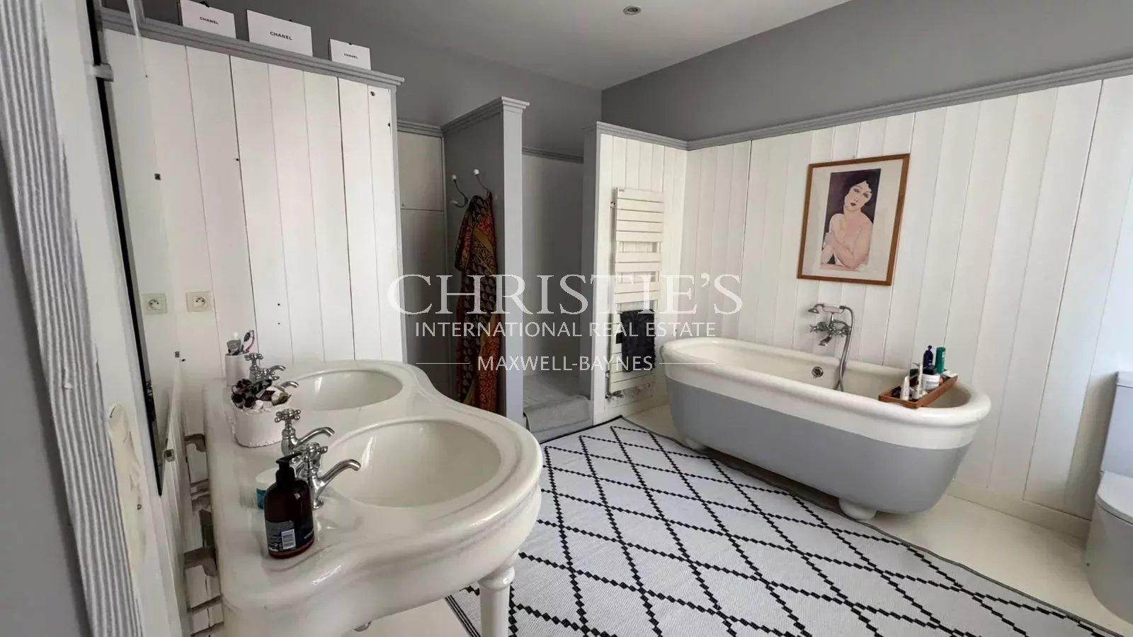9 Bedroom Villa/Townhouse's Image 14