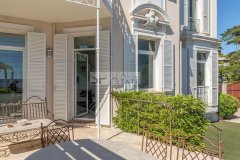 EXCEPTIONAL WATERFRONT VILLA – NEAR PALM BEACH, CANNES — photo 4 of 7