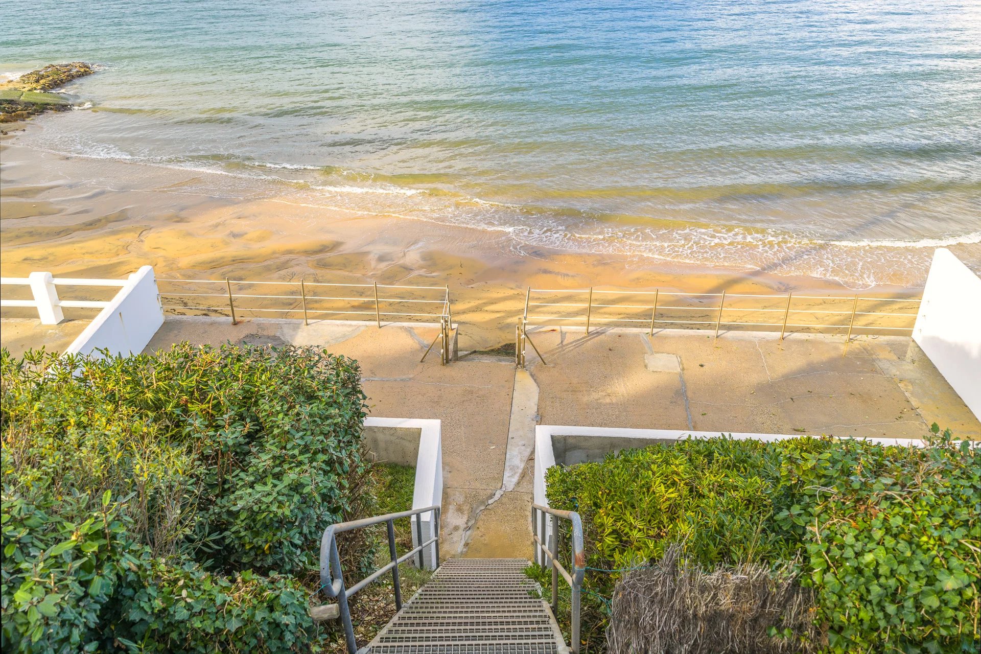 Frontline villa in Pyla-sur-Mer