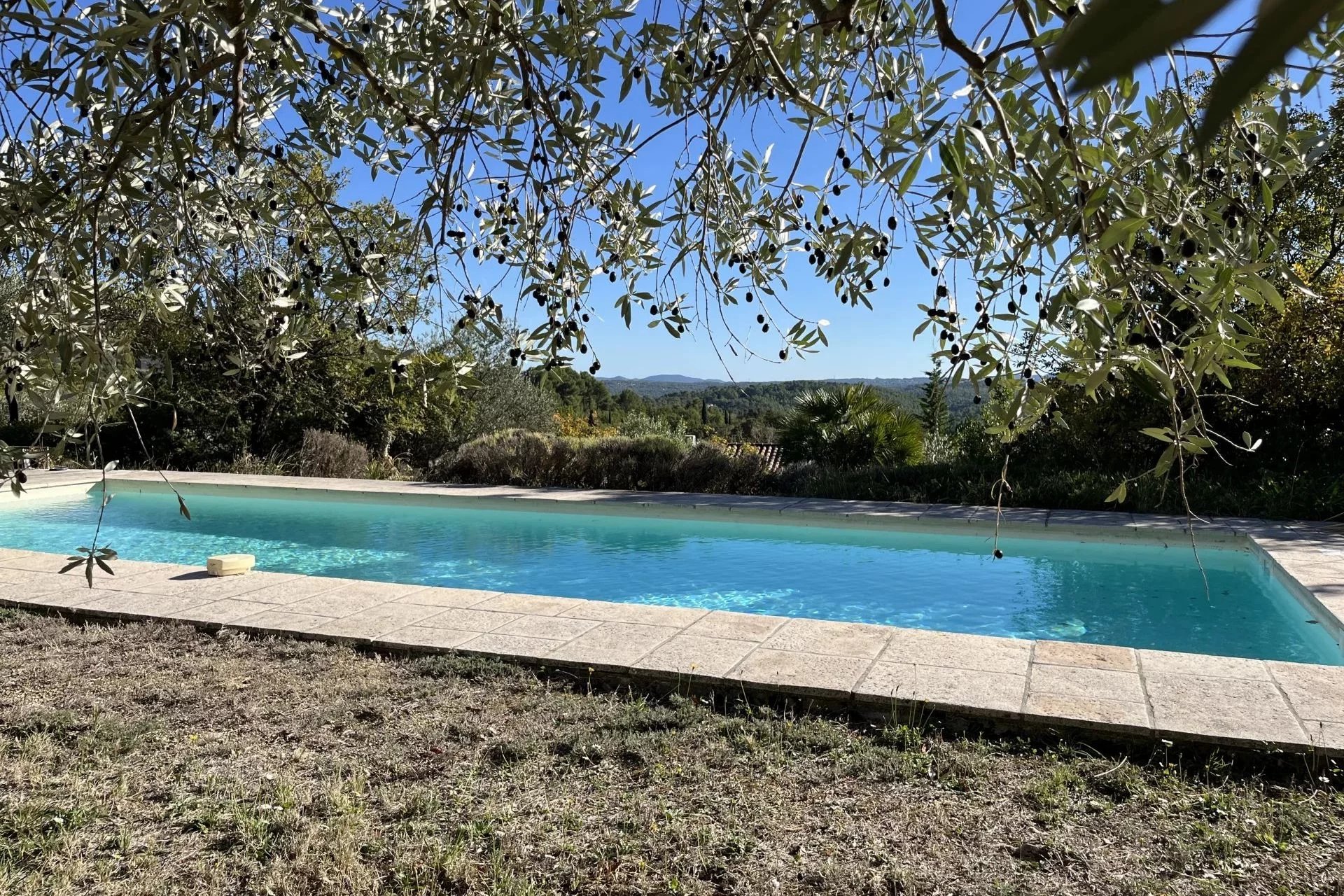 Single-storey villa on top location - SEILLANS