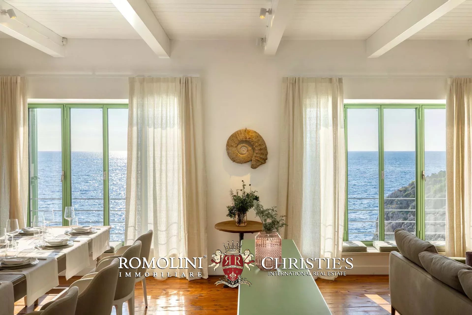 8 Bedroom Villa/Townhouse's Image 77