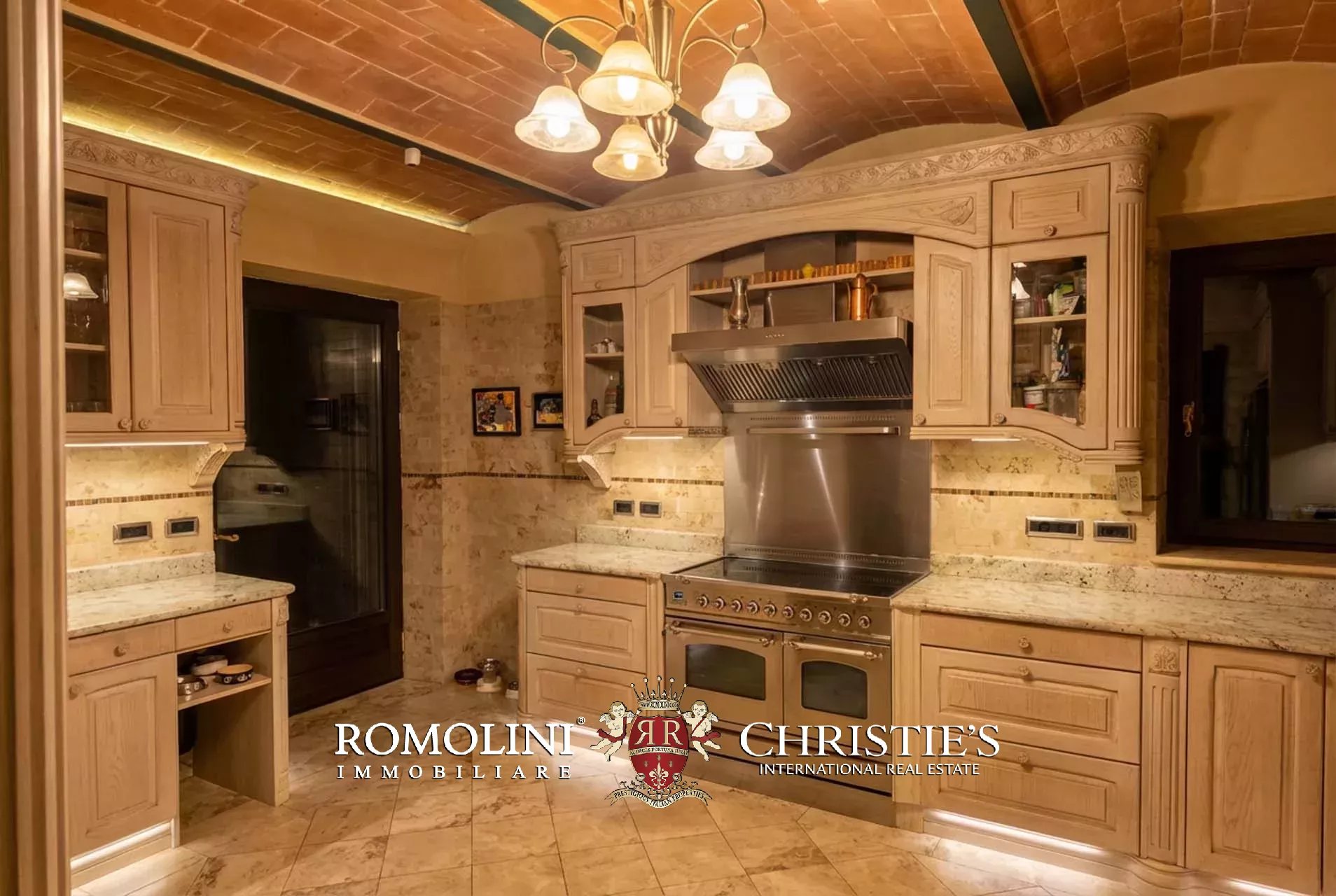 5 Bedroom Villa/Townhouse's Image 26