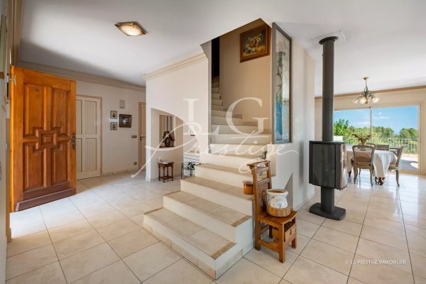 FOR SALE Property Seillans with Swimming Pool, 5 Rooms, 200m² — photo 6