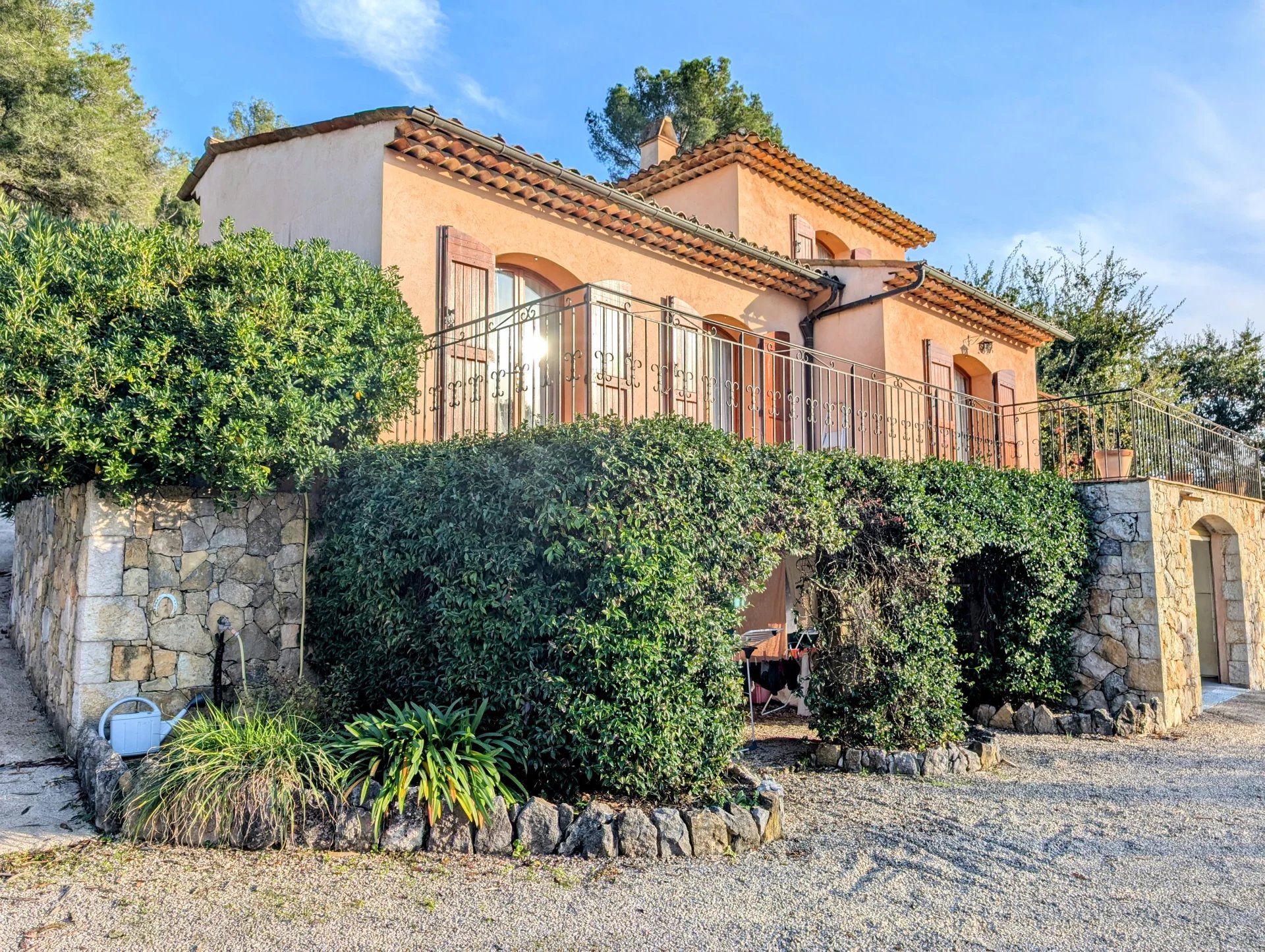 CABRIS - VILLA PROVENCALE - PROCHE CENTRE VILLE