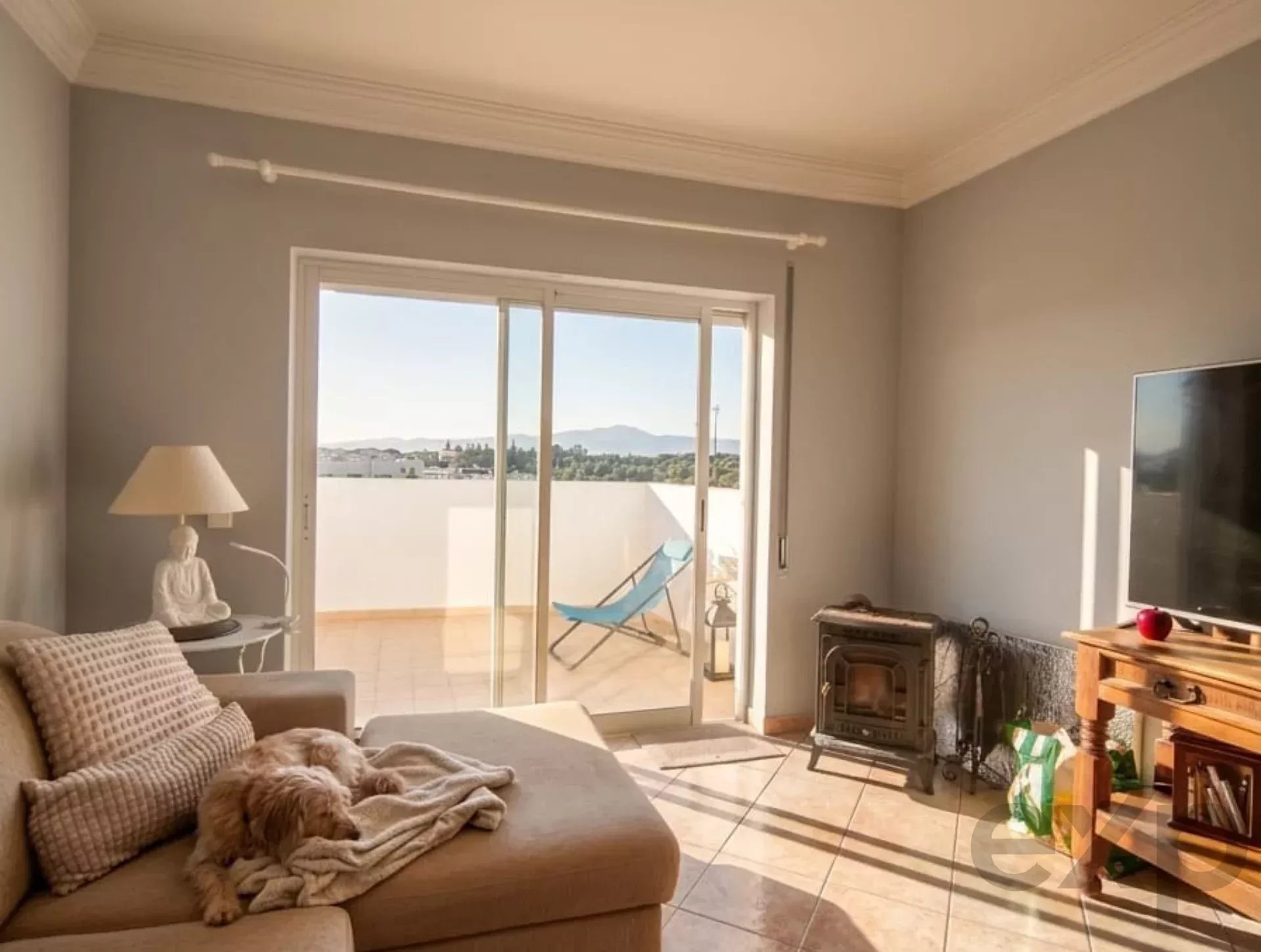 Panoramic Refuge in Alvor: Top Floor 1-Bedroom+1 with City and Mountain Views 86815443 image 1