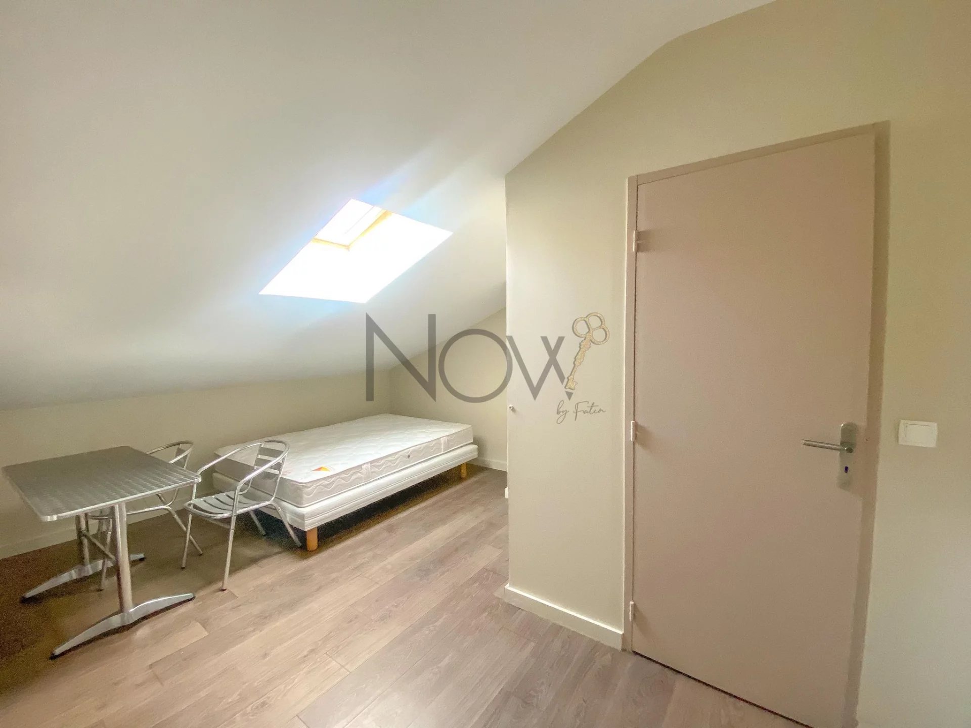 Studio meublé rénové - Intra muros