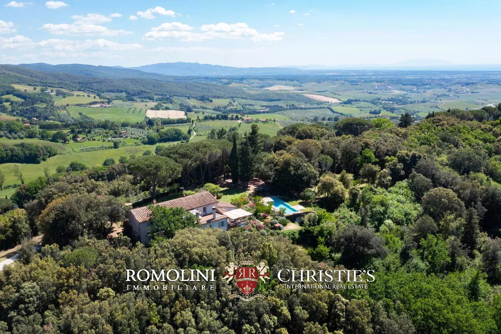 EQUESTRIAN SEA VIEW WINE ESTATE WITH VINEYARDS FOR SALE CLOSE TO BOLGHERI, TUSCANY