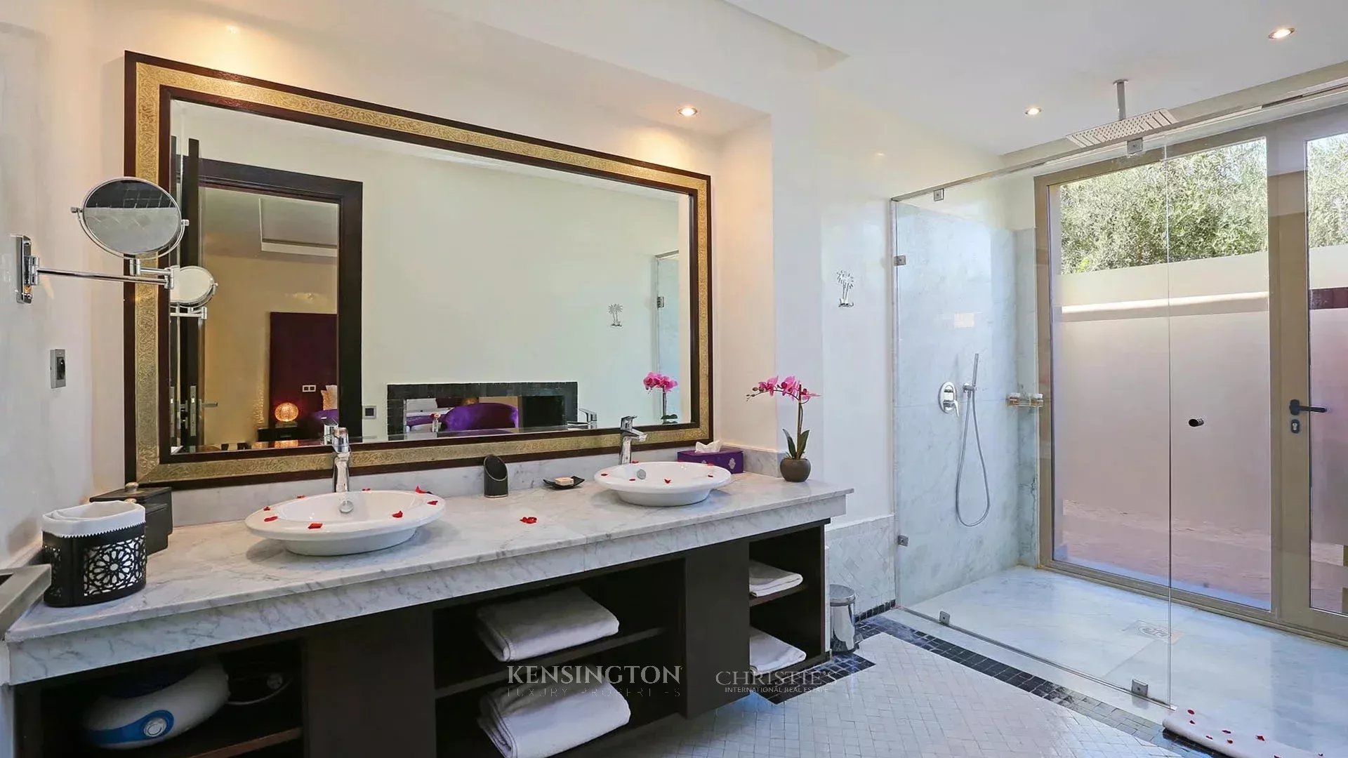 6 Bedroom Villa/Townhouse's Image 27