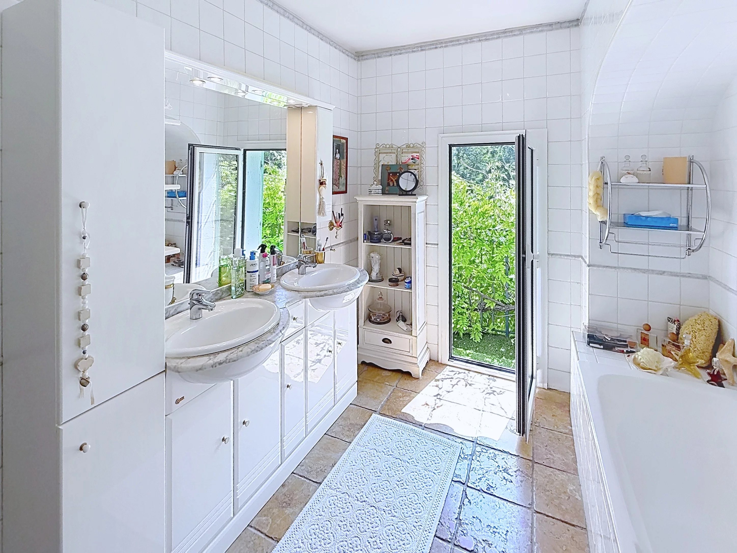 Exceptional property with 19th-century mill, detached villa, 2 pools on 1.6 hectares