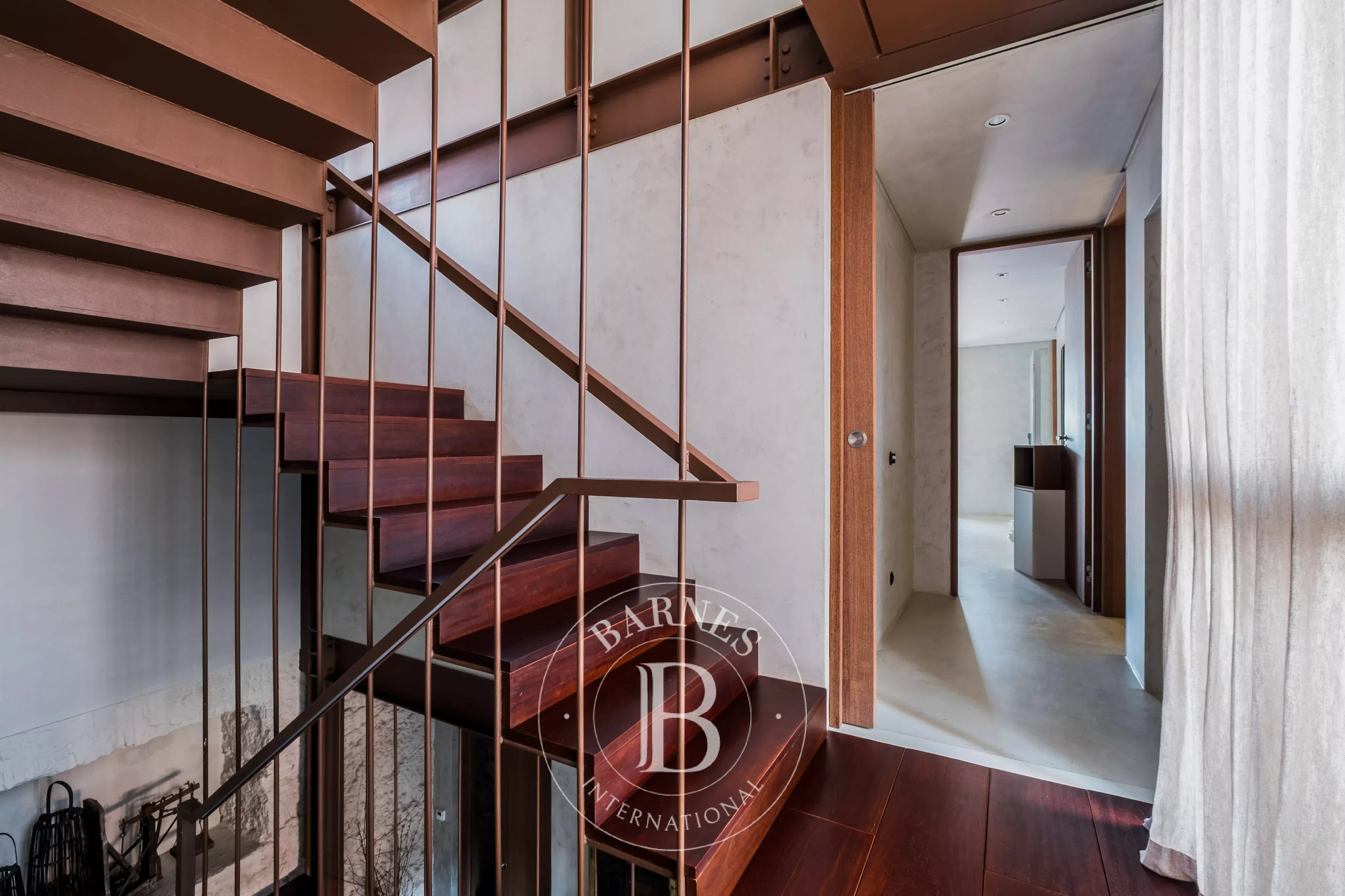 Maison contemporaine avec vue sur le fleuve