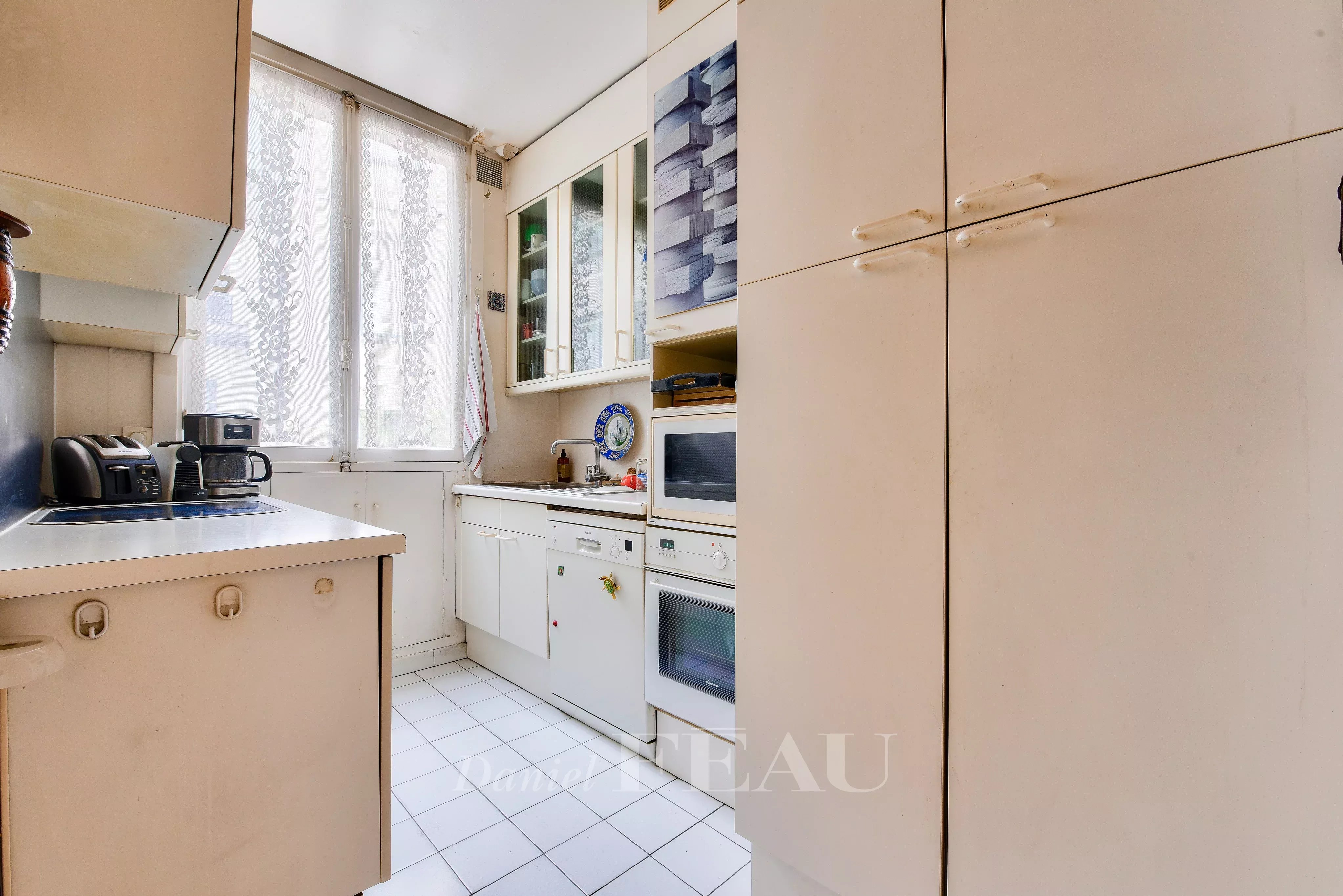 Sale Apartment Paris 17th