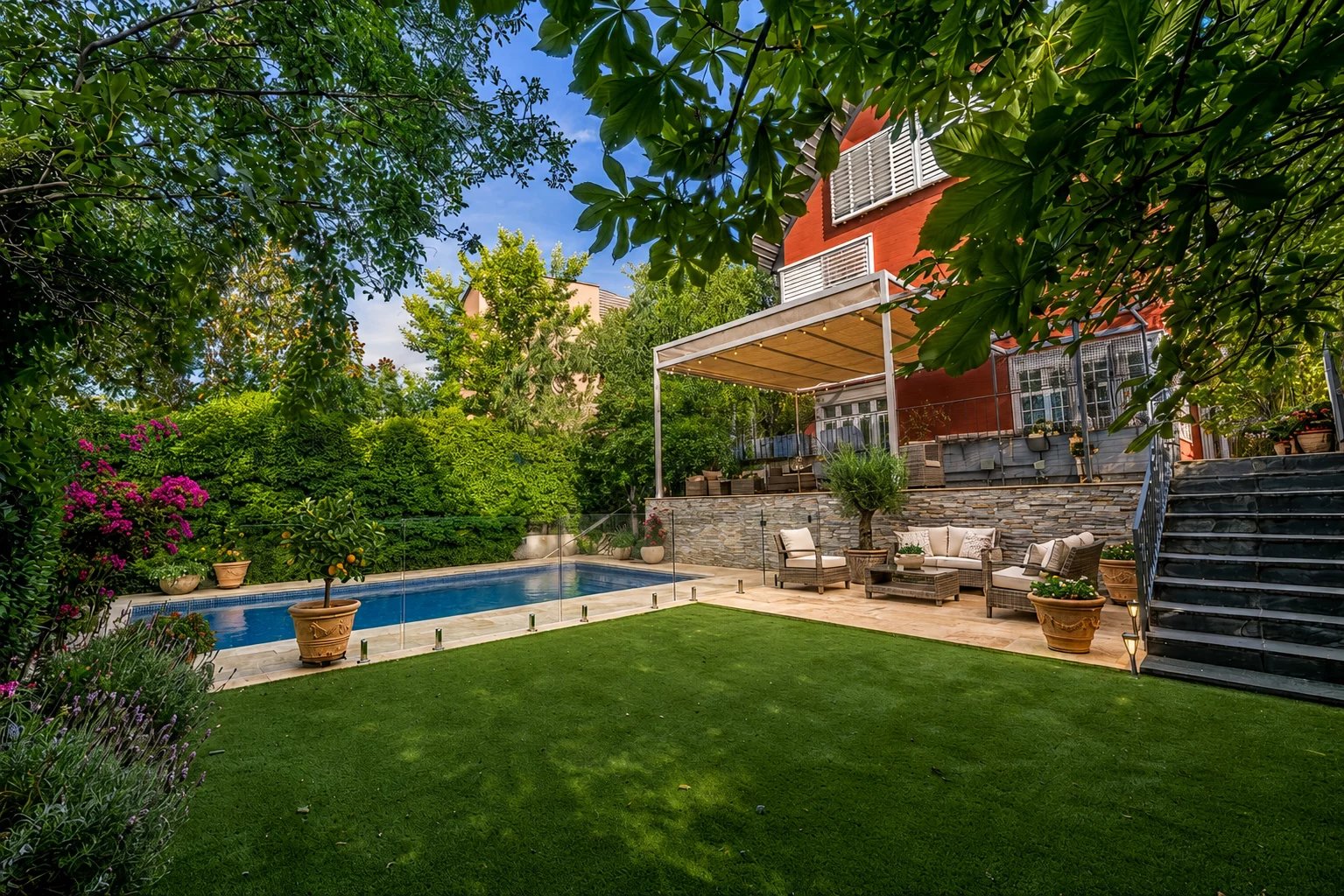 Architecture, light and space: a unique property to live and work in Pozuelo
