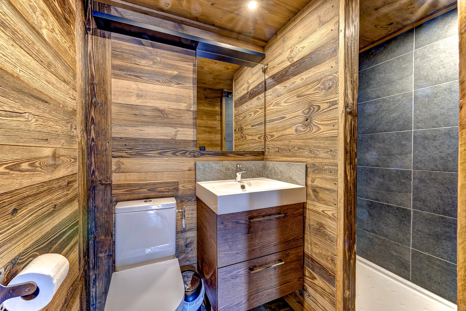 Photo of ESSERT-ROMAND - Recently built, quality 5 bedroom chalet in the heart of Essert-Romand