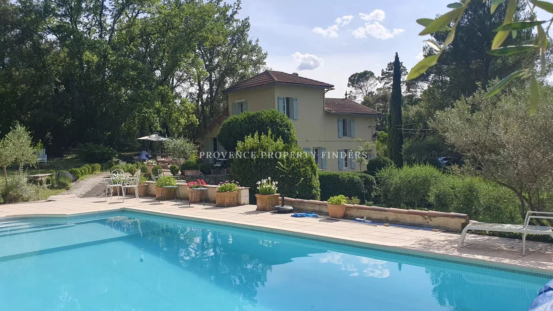 Agence immobilière de 