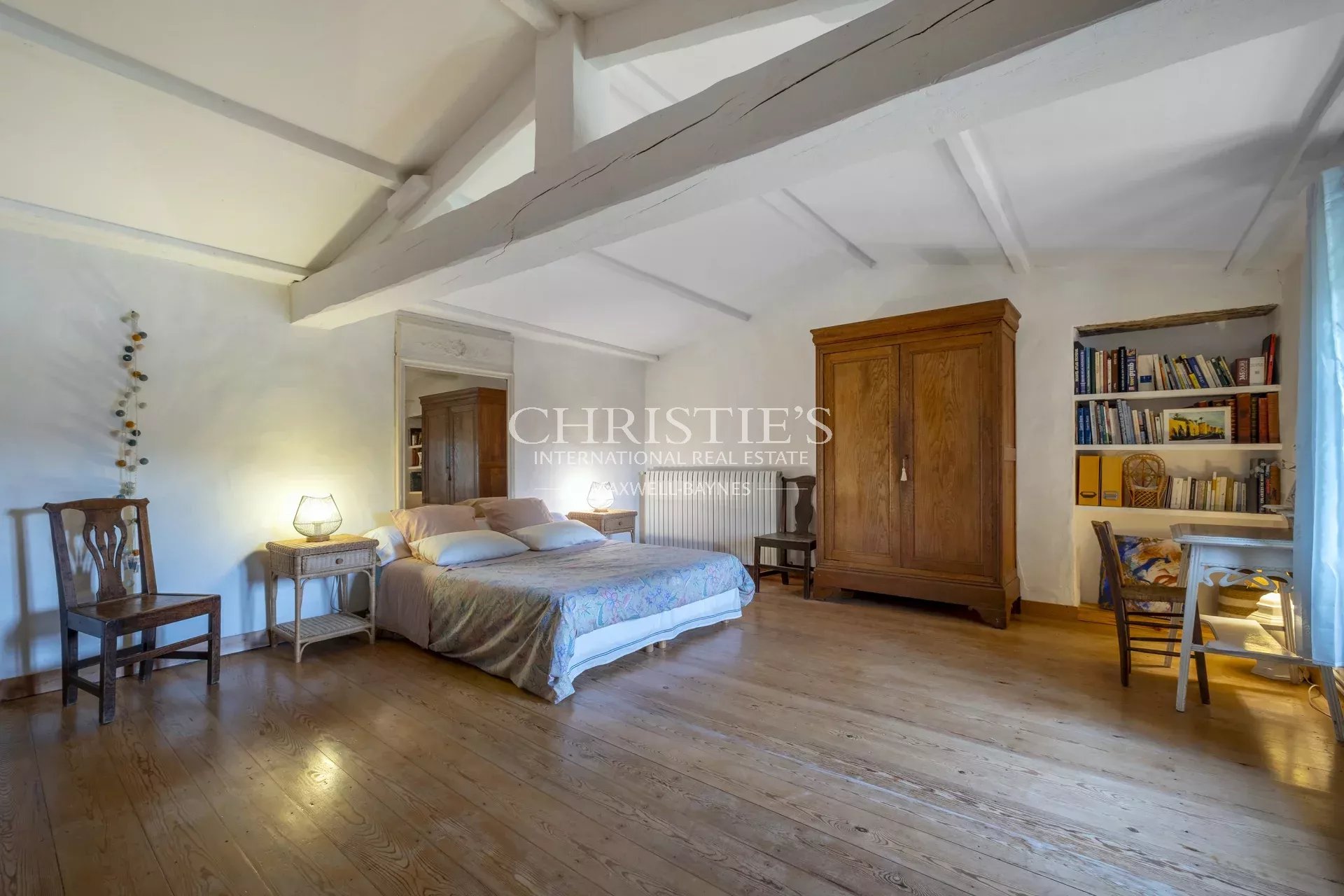 9 Bedroom Villa/Townhouse's Image 23