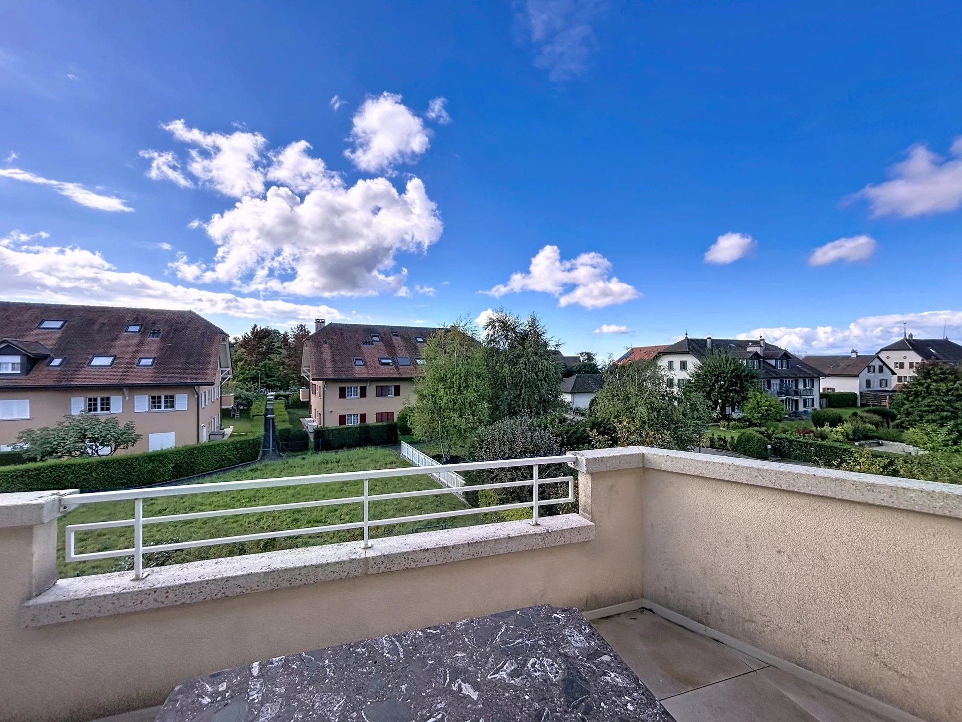 Parfait pour une famille ! Lumineux et spacieux !