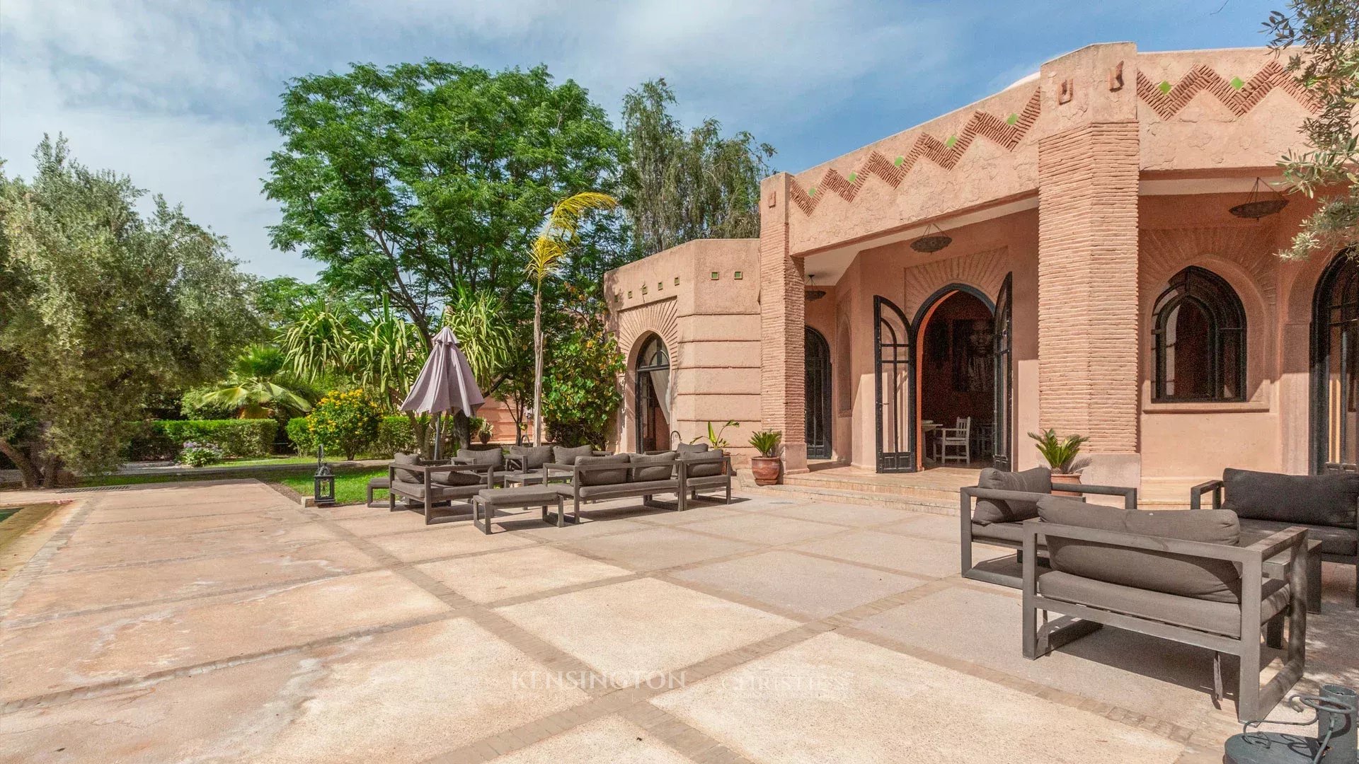 11 Bedroom Villa/Townhouse's Image 8