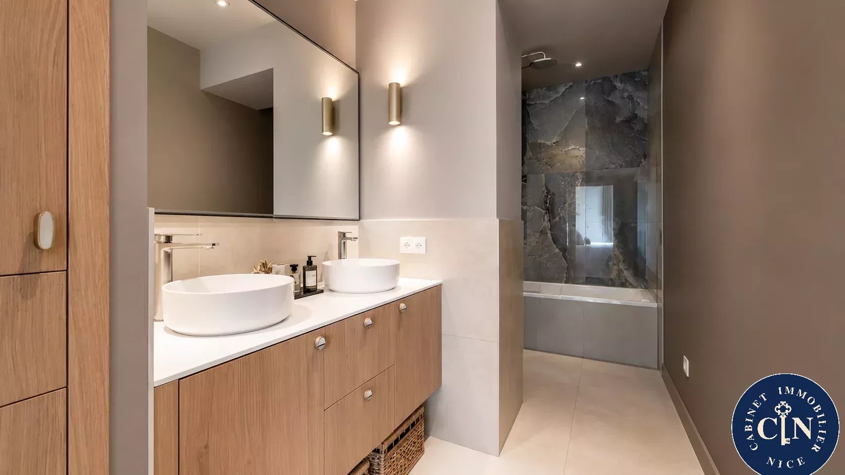 3 pièces 93 m² - Vue cathédrale plein sud - Jean Médecin — photo 6