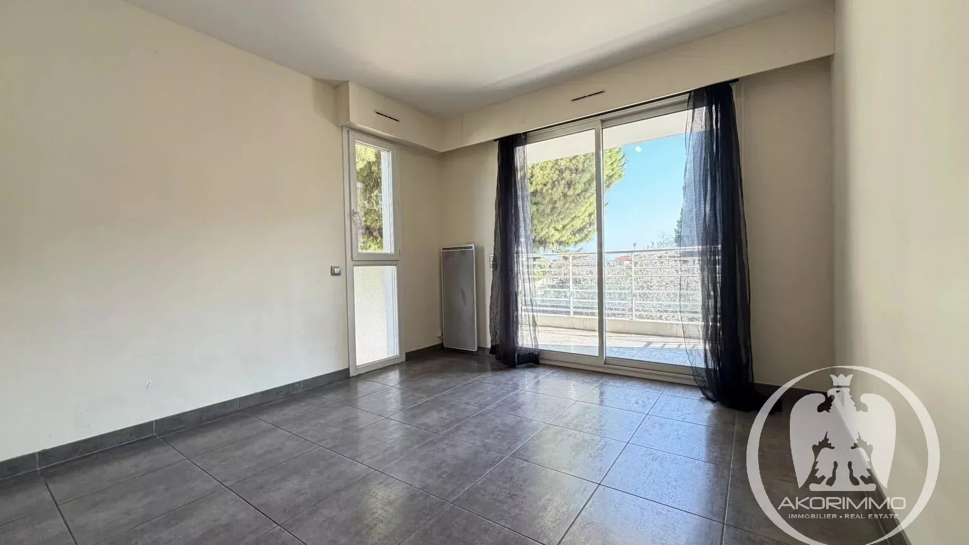 <span class='fw-semibold text-nowrap'>Apartamento</span>  - <span class='text-nowrap'>Estudio</span>  - <span class='text-nowrap'>23.33 m²</span> - <span class='text-nowrap'> <