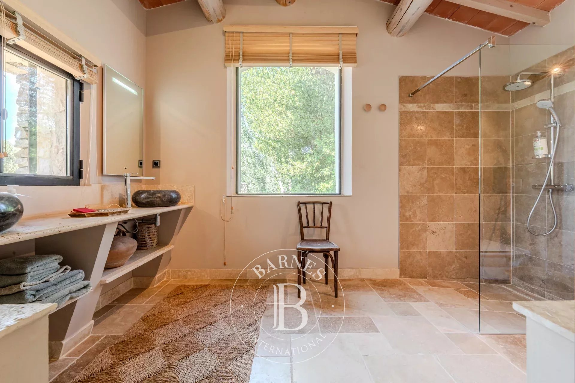 AIX-EN-PROVENCE – BASTIDE 3,767 SQ FT – 75,347 SQ FT GROUNDS – SALT POOL – INDEPENDENT APARTMENT - picture 12