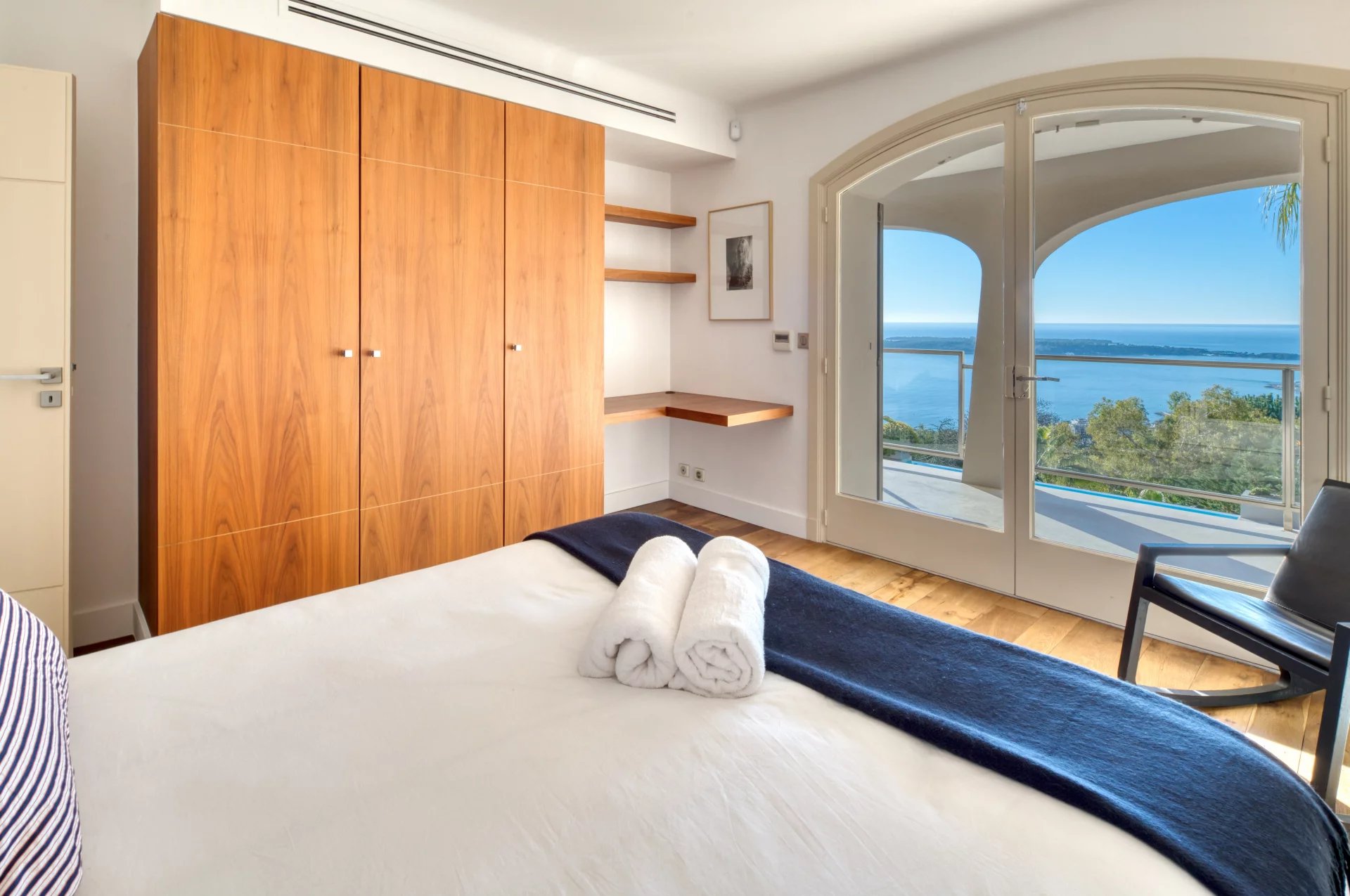 SUPER CANNES  -VUE MER PANORAMIQUE  – 320M2