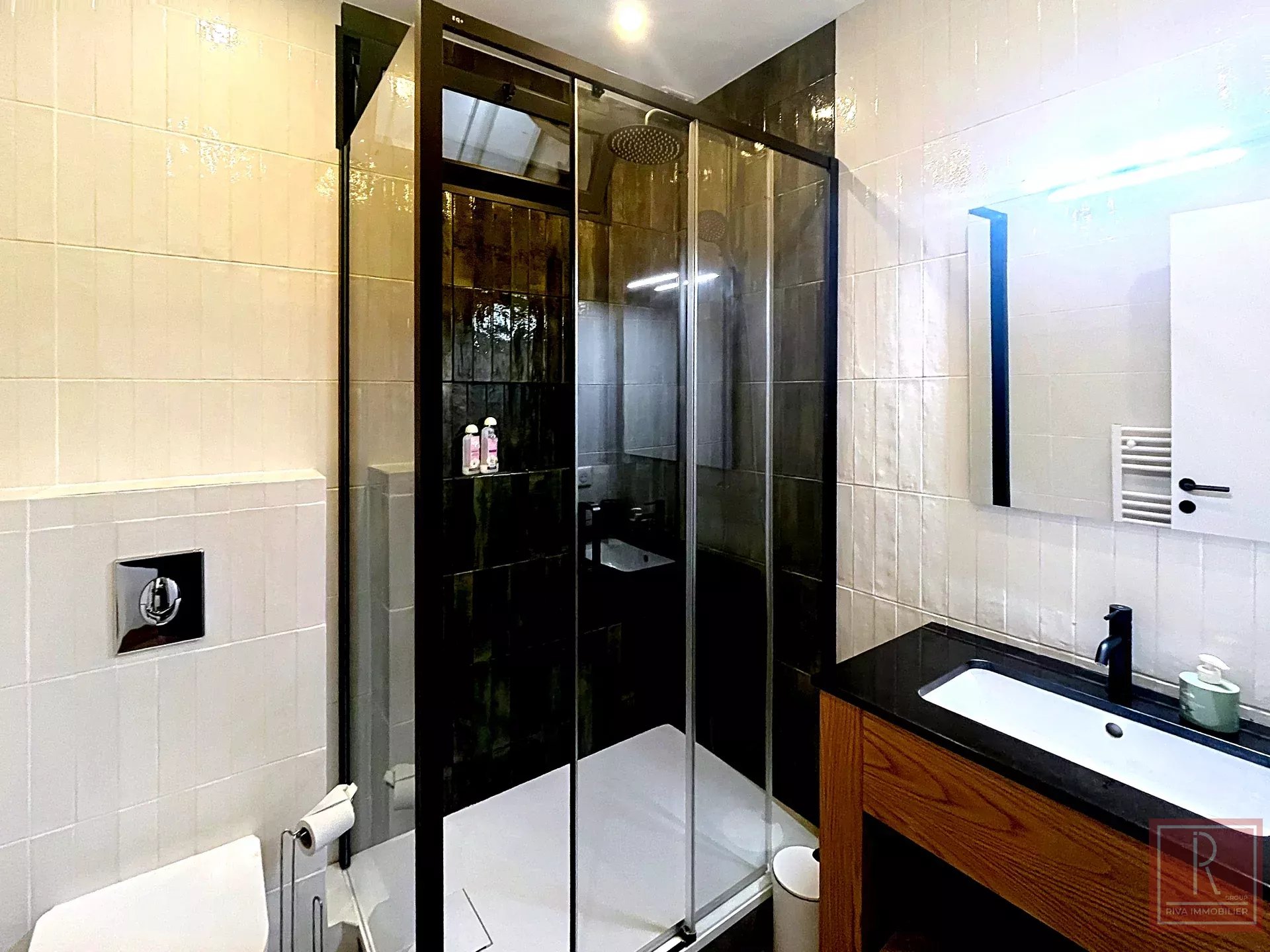 Set di 2 studi/t2 sullo stesso plateau