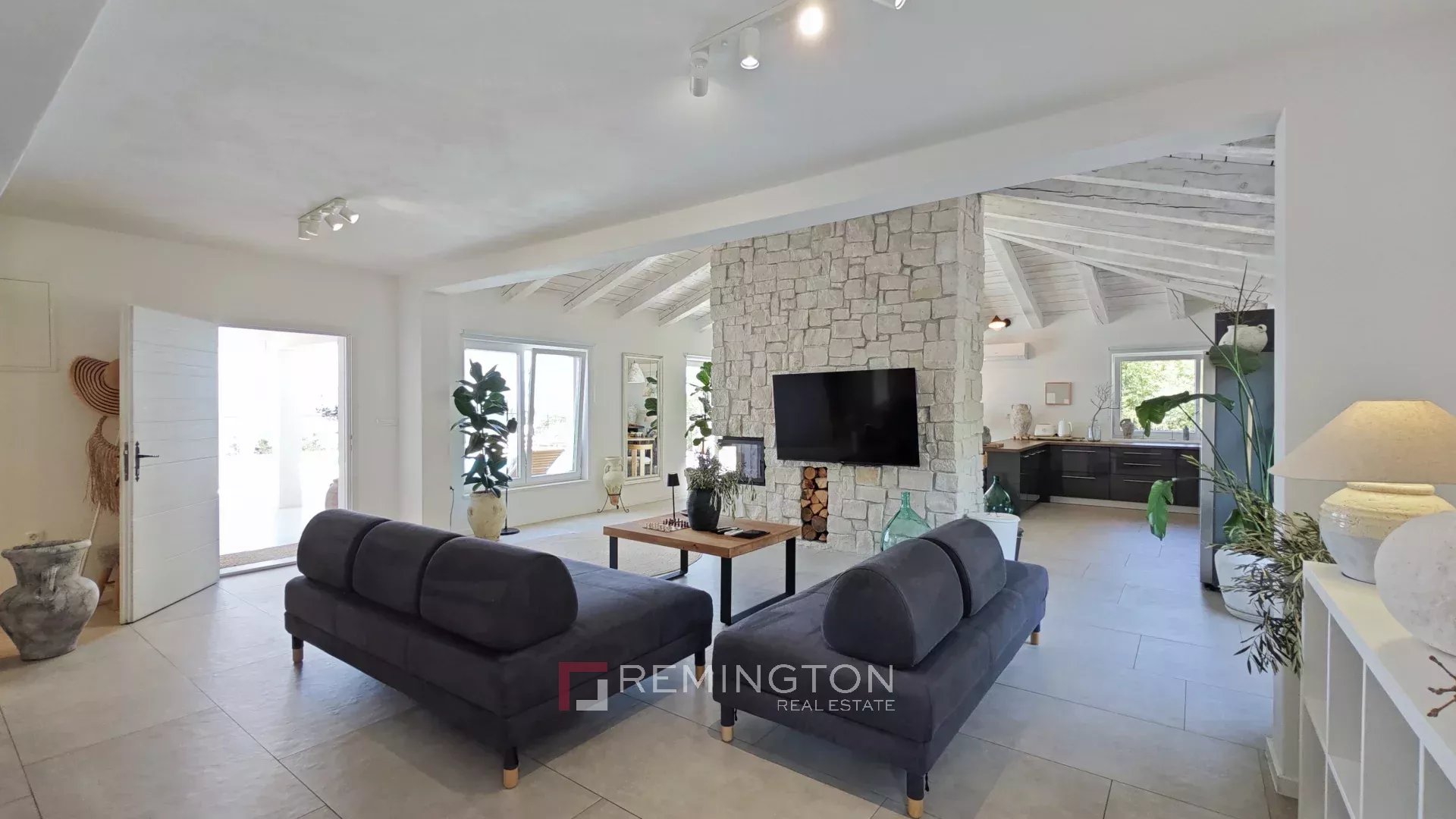 3 Bedroom Villa/Townhouse's Image 4