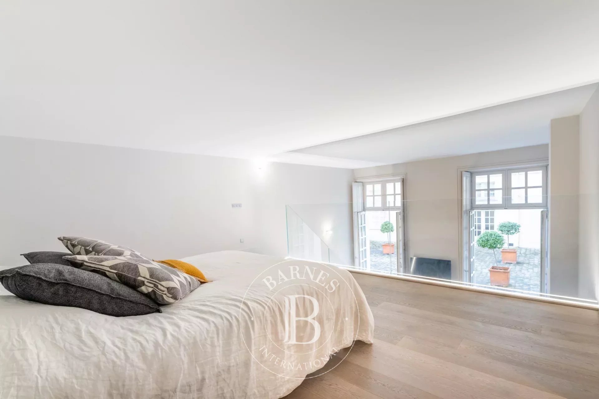 Daire Paris 3ème - picture 12