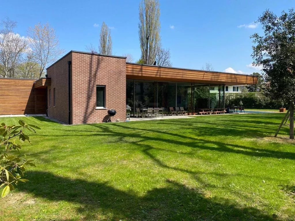 Maison contemporaine à Conches — photo 1