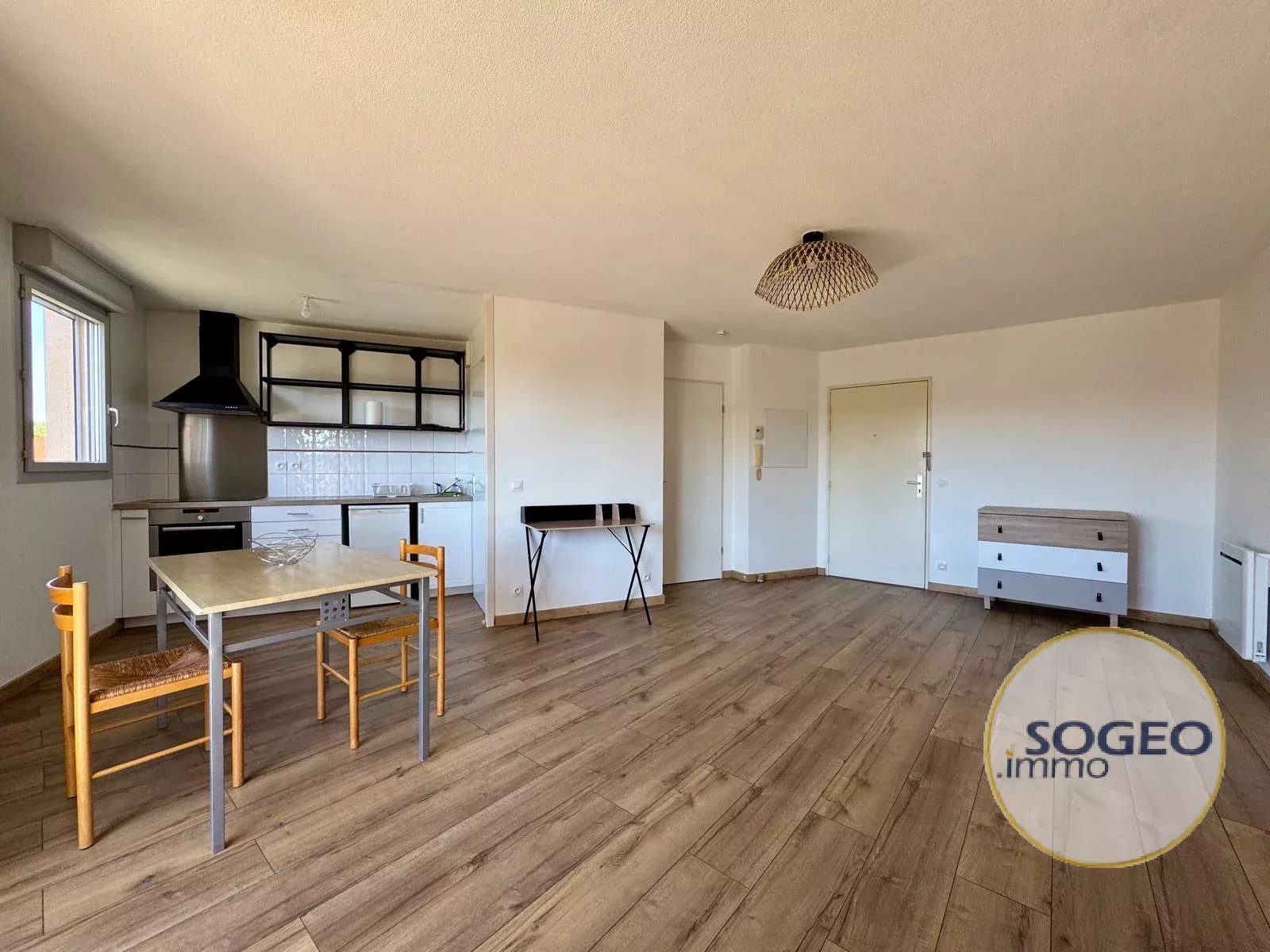 Appartement T2 meublé, balcon