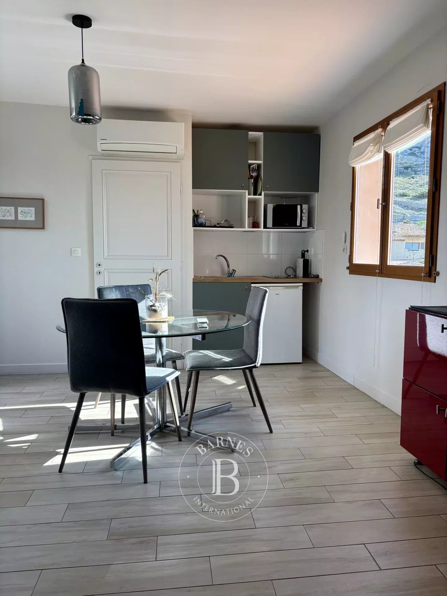 Ev Marseille 8ème - picture 23